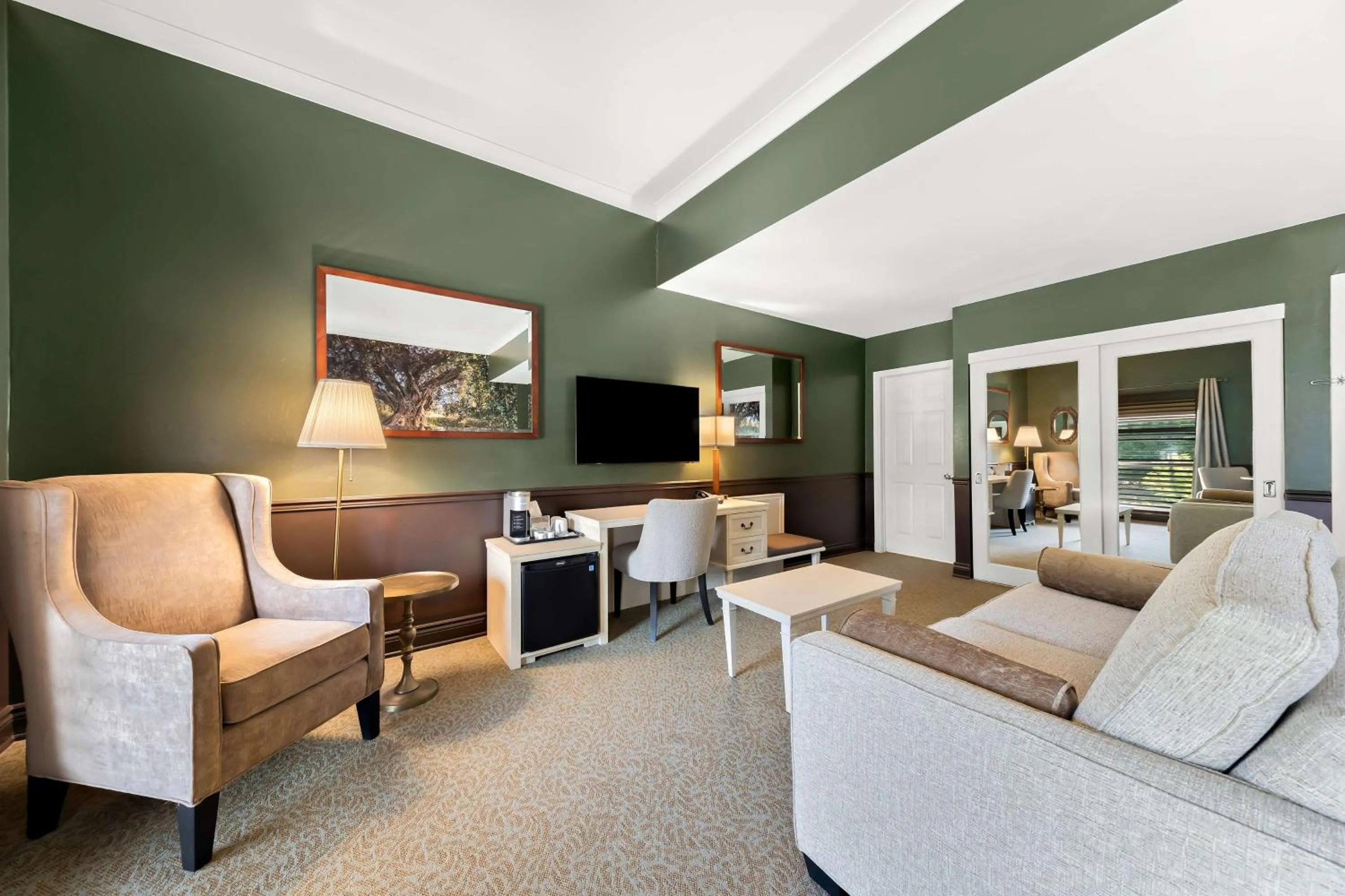 Bedroom in The Arlington Hotel - BW Signature Collection