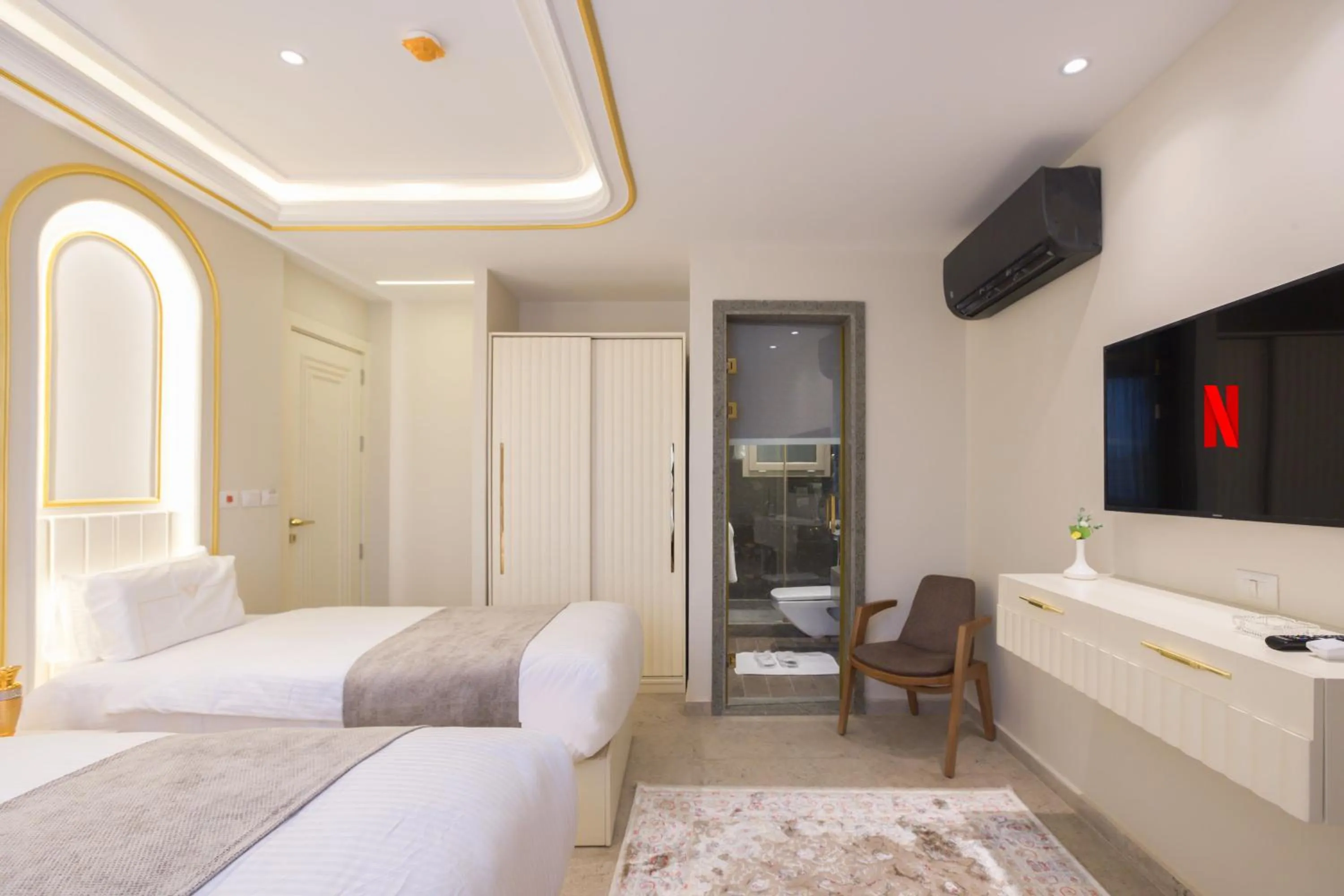 Bed in Pyramids Plateau Hotel