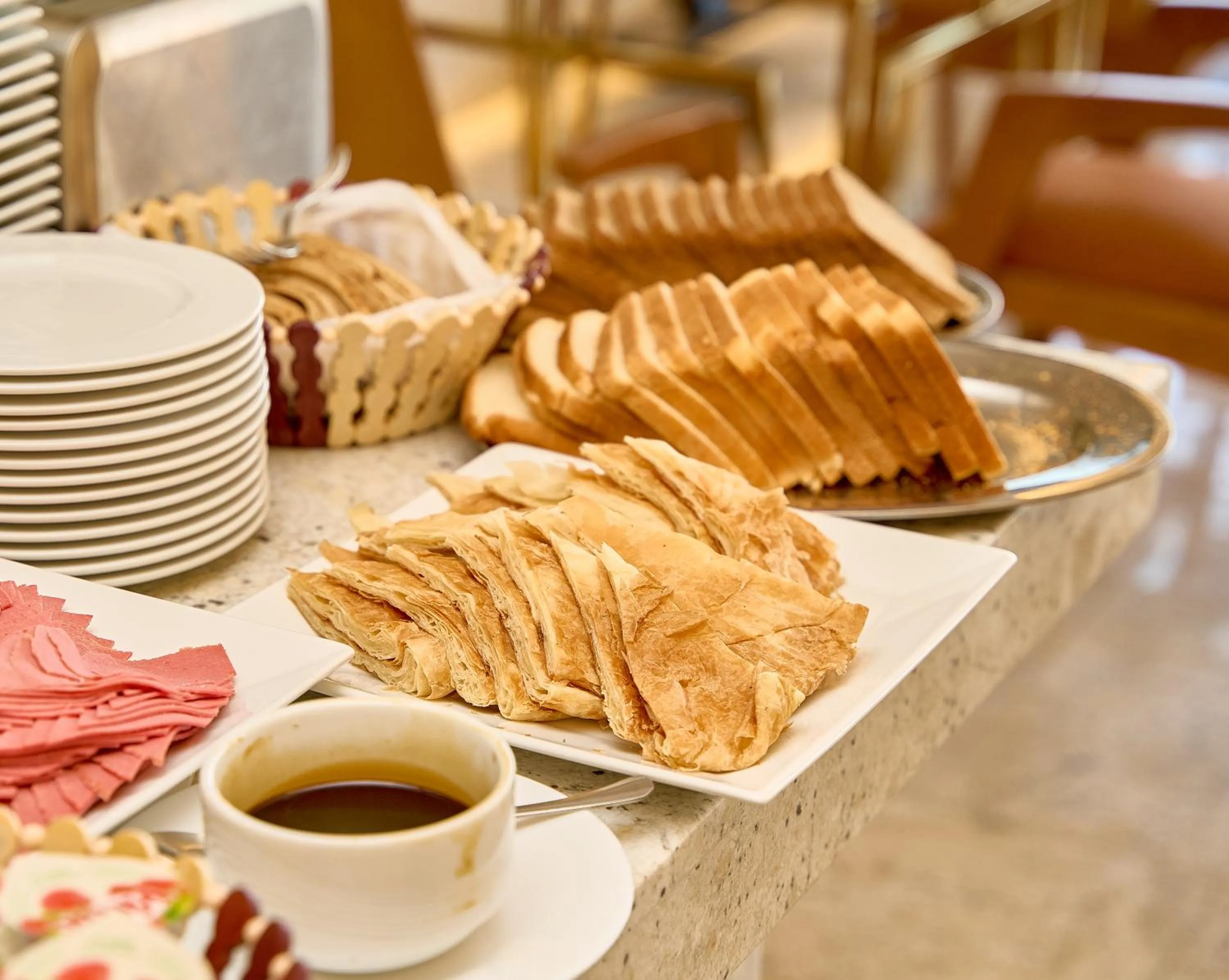Breakfast in Pyramids Plateau Hotel