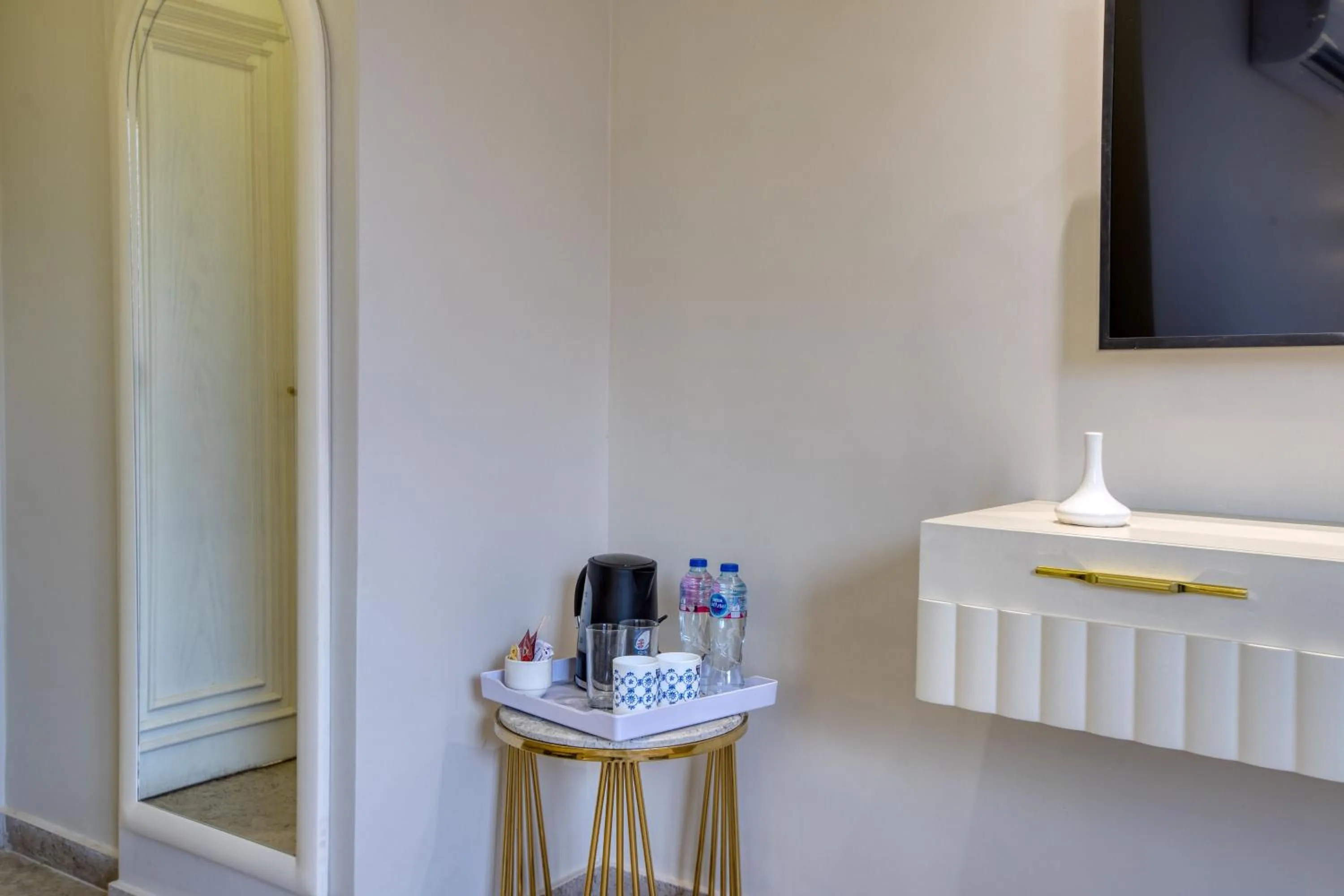 TV and multimedia in Pyramids Plateau Hotel