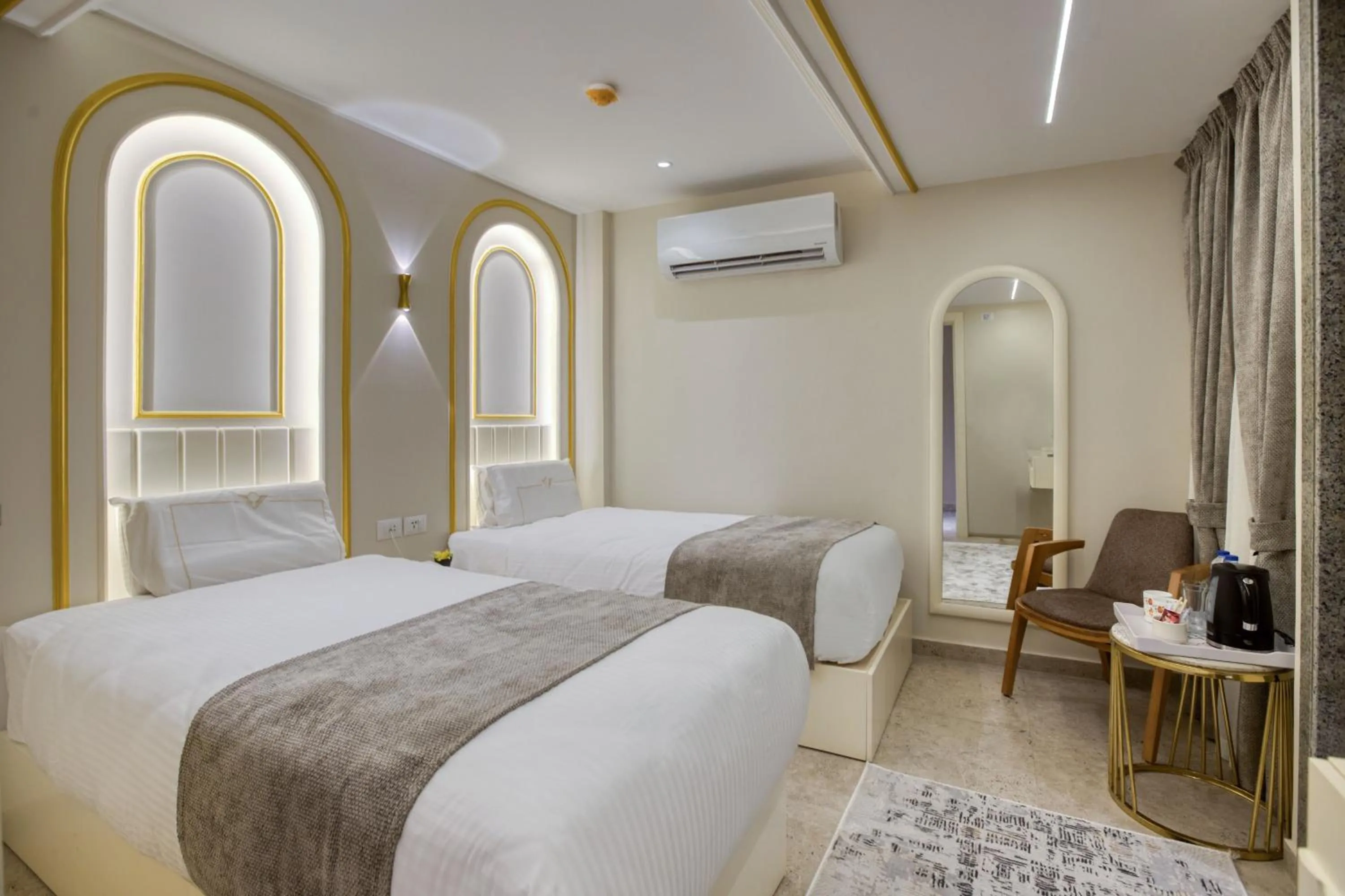 Bed in Pyramids Plateau Hotel