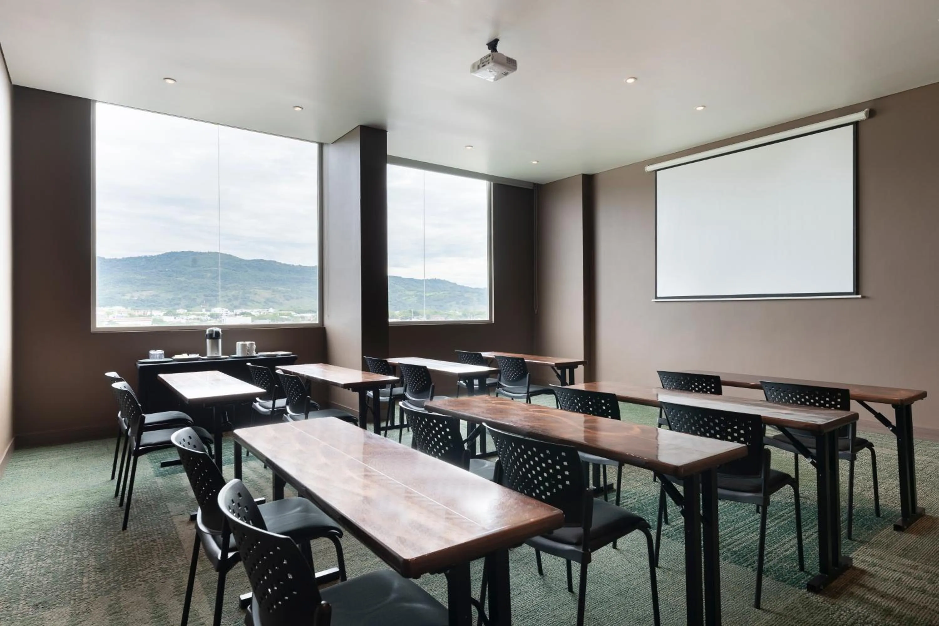 Meeting/conference room in Hampton By Hilton Yopal
