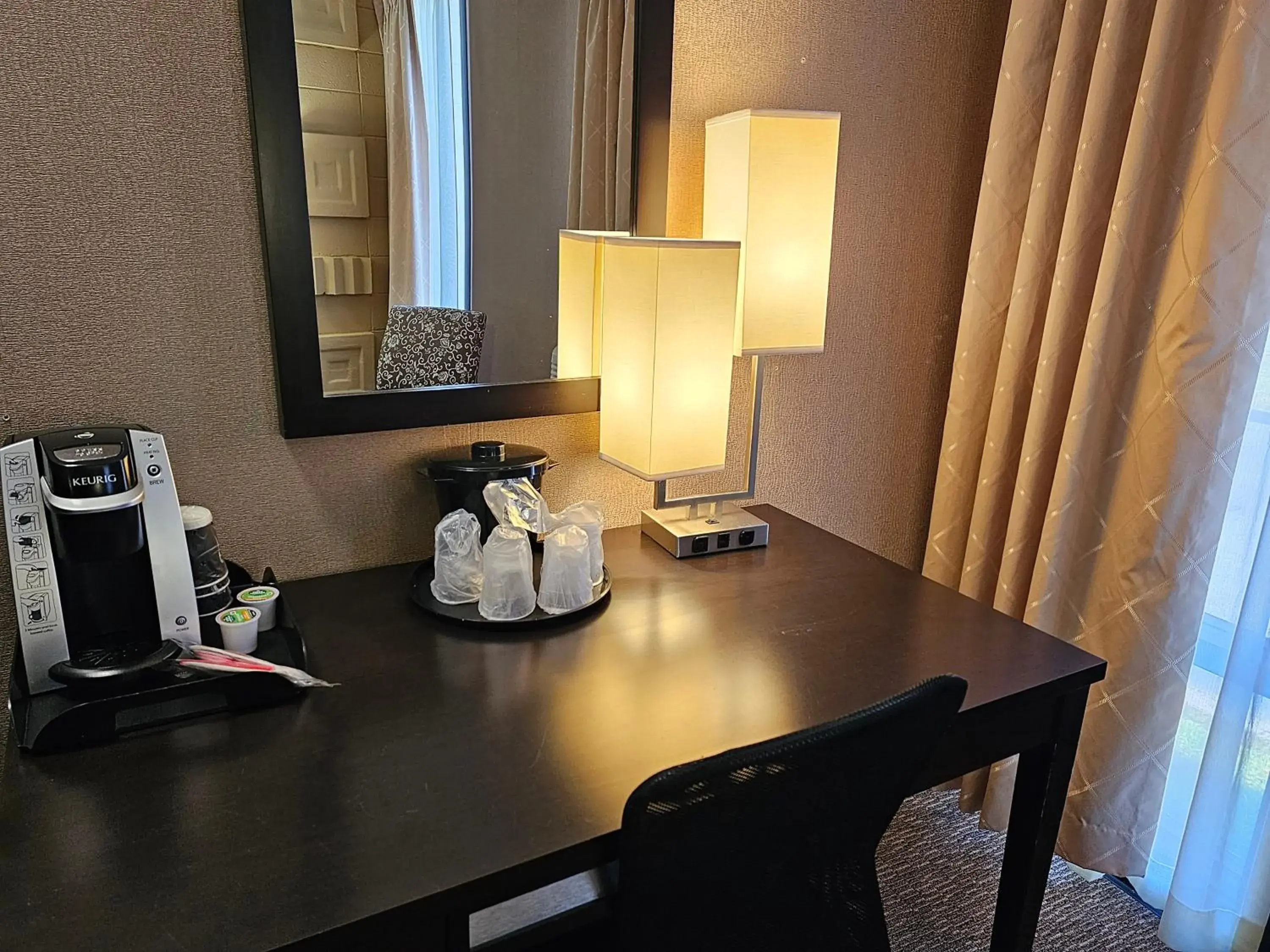 King Room - single occupancy - Disability Access in The Landmark Hotel King Room - single occupancy - Disability Access in The Landmark Hotel