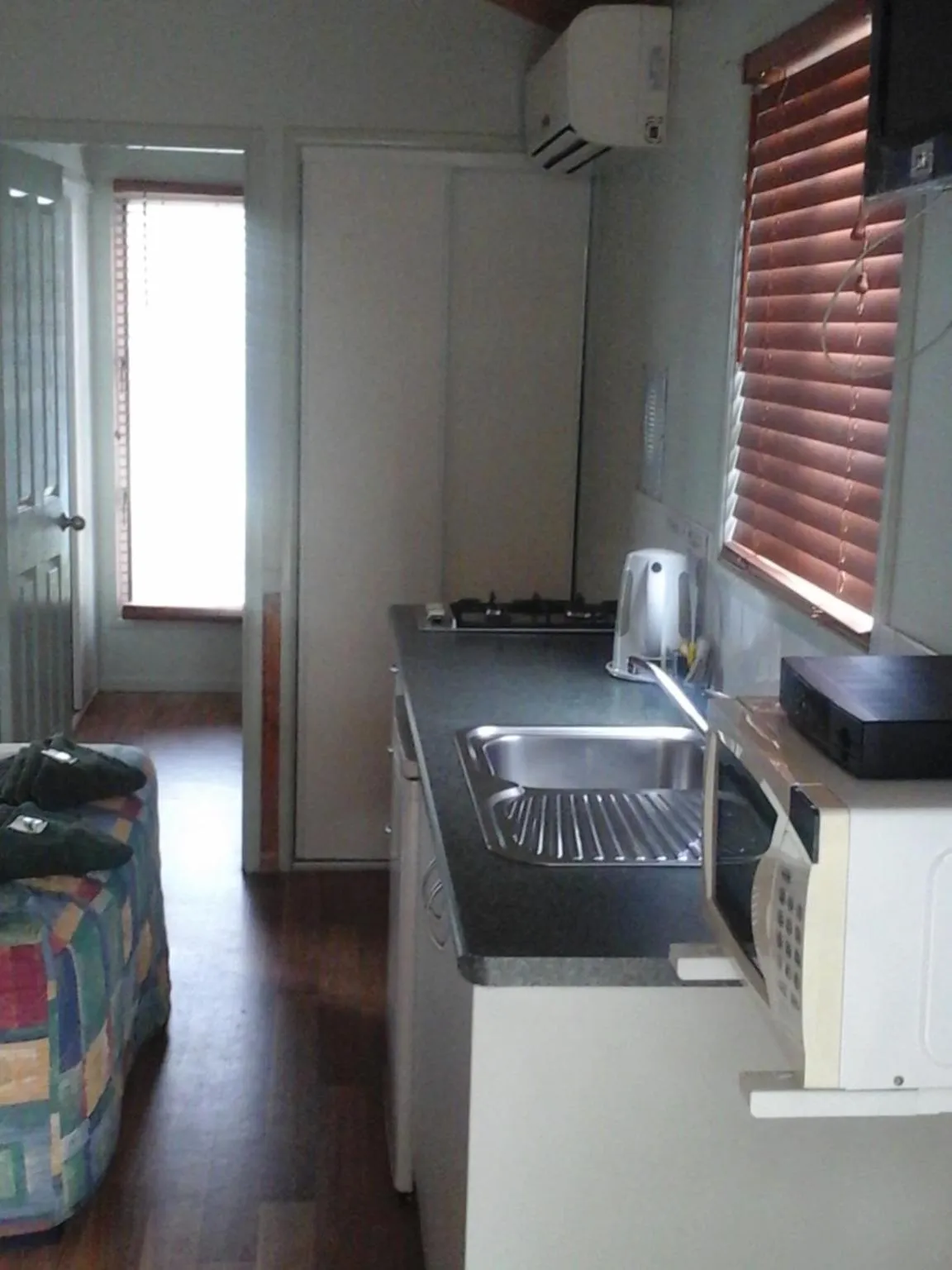 Kitchen or kitchenette in Riverside Tourist Park