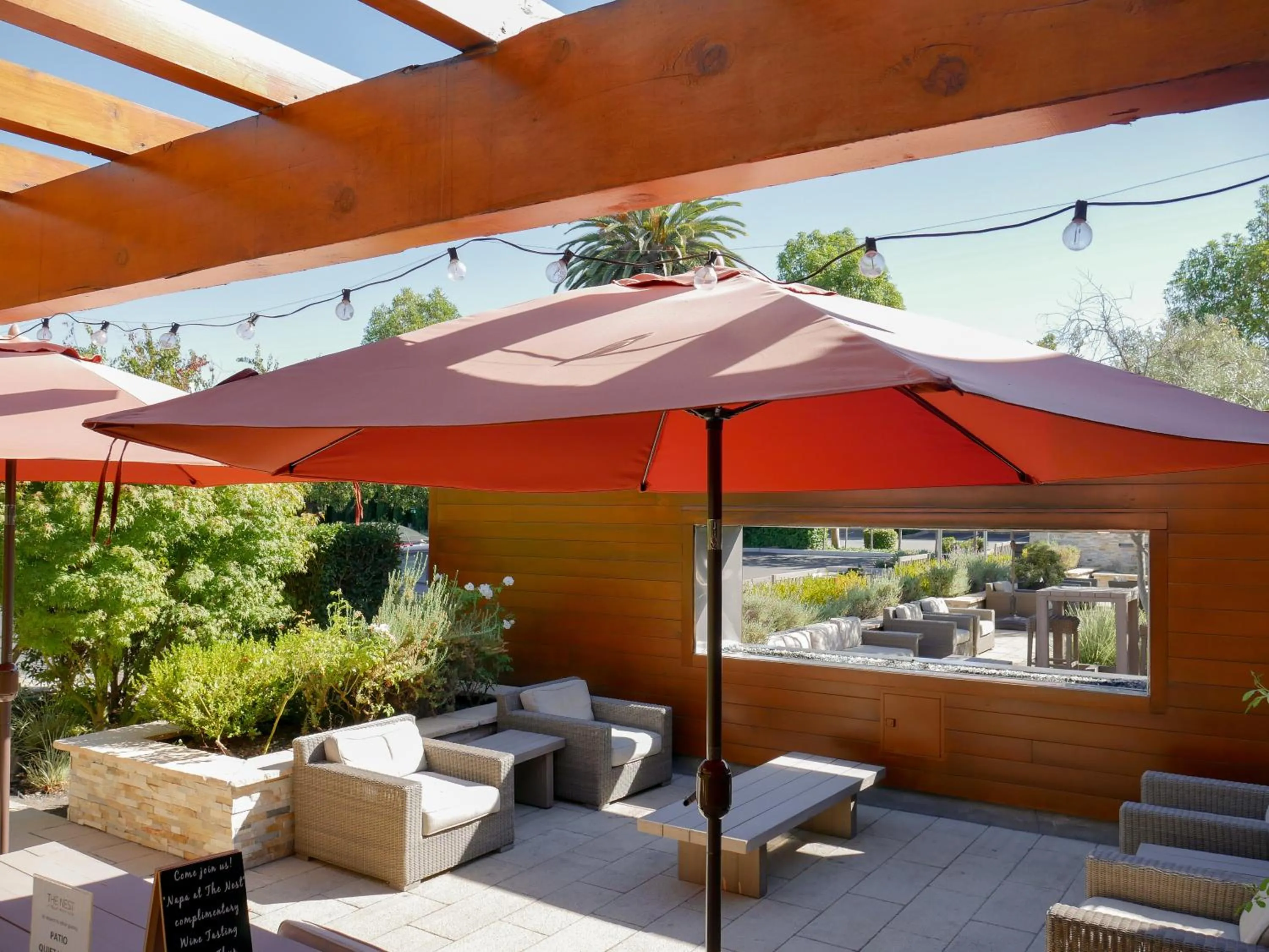 Patio in The Nest Hotel Palo Alto