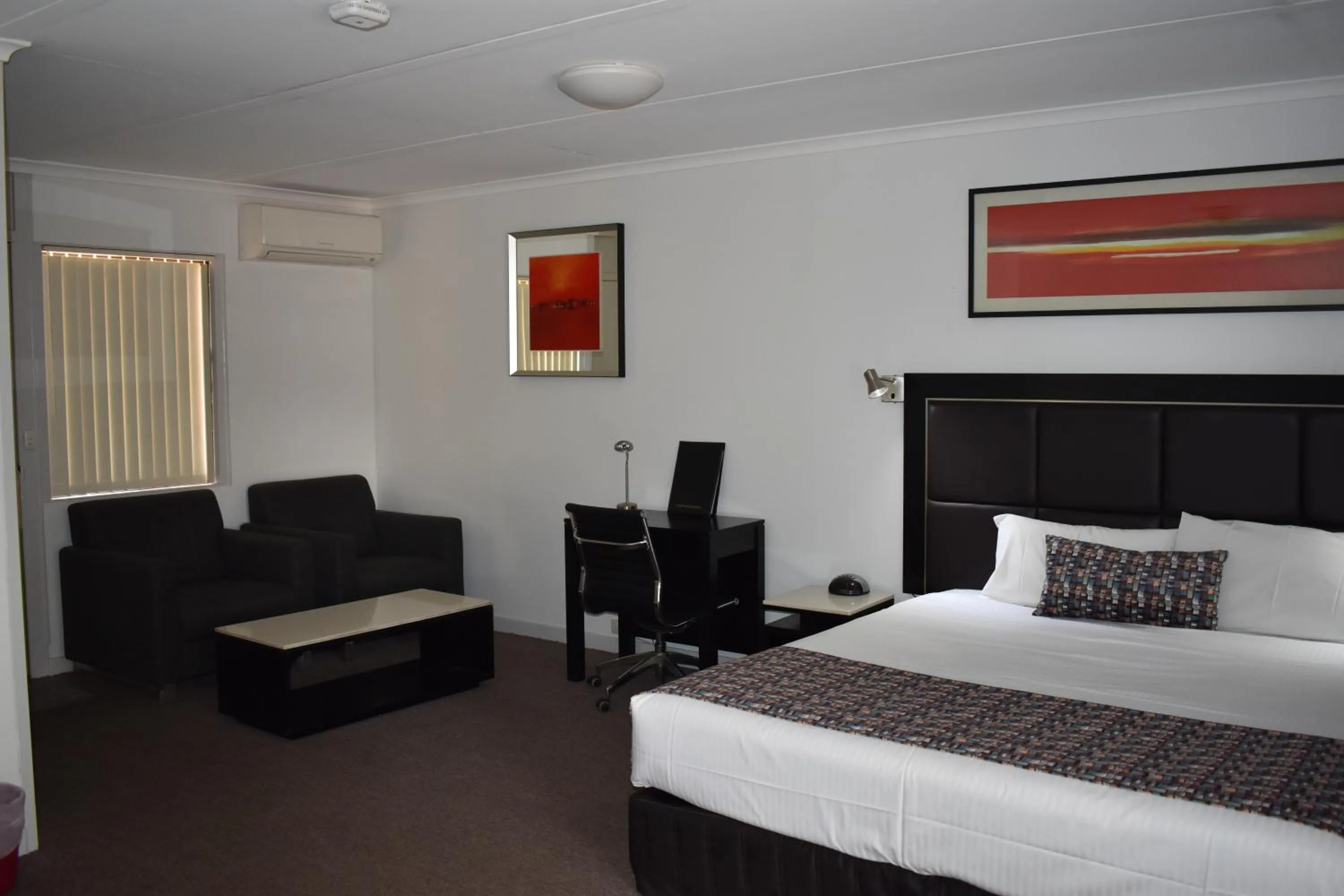 Bed in Roundhouse Motel