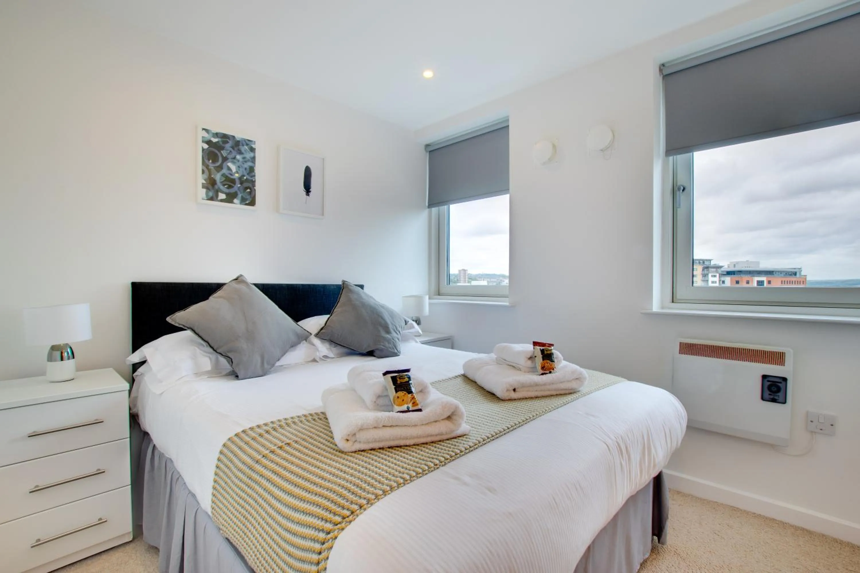 Bedroom, Bed in All Saints Apartments 5A by Week2Week