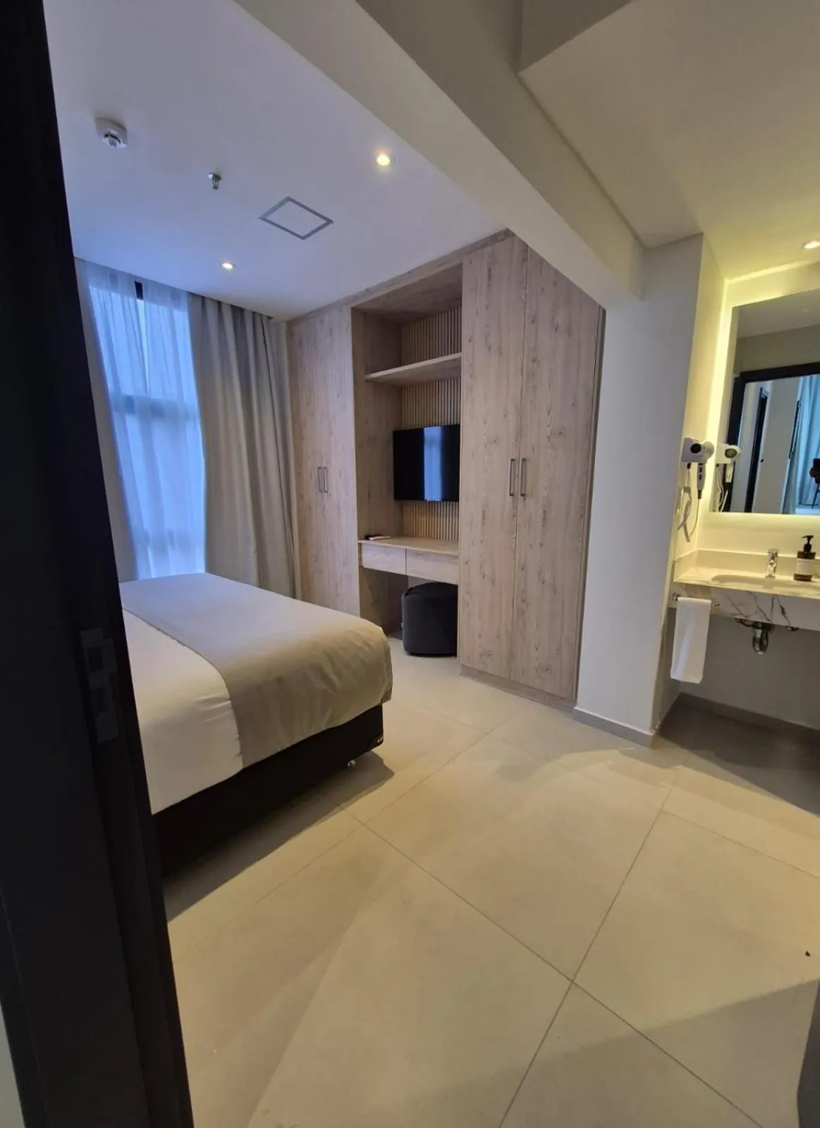 TV and multimedia, Bed in Divina Tower Apart Hotel