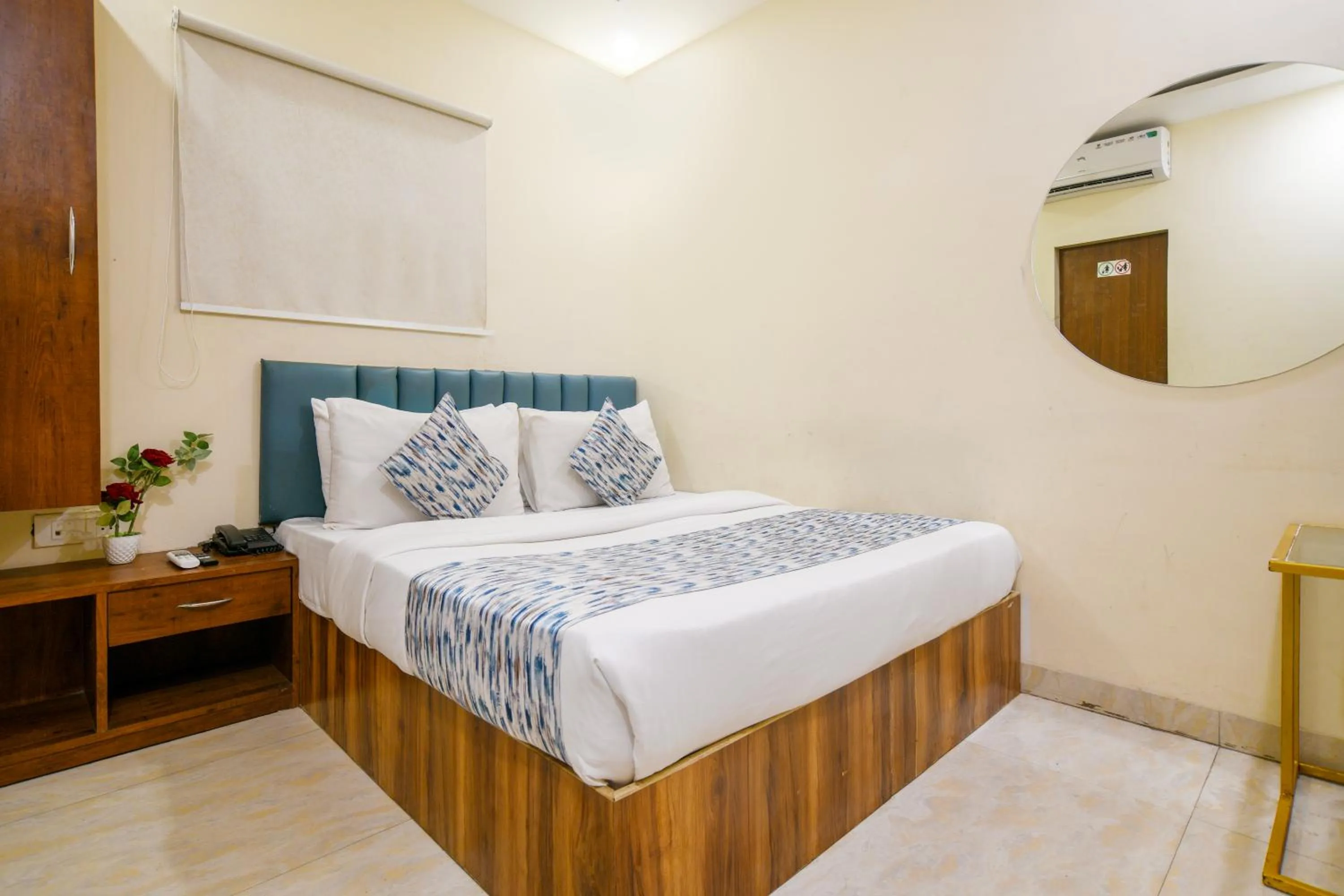 Photo of the whole room, Bed in Hotel One Stay