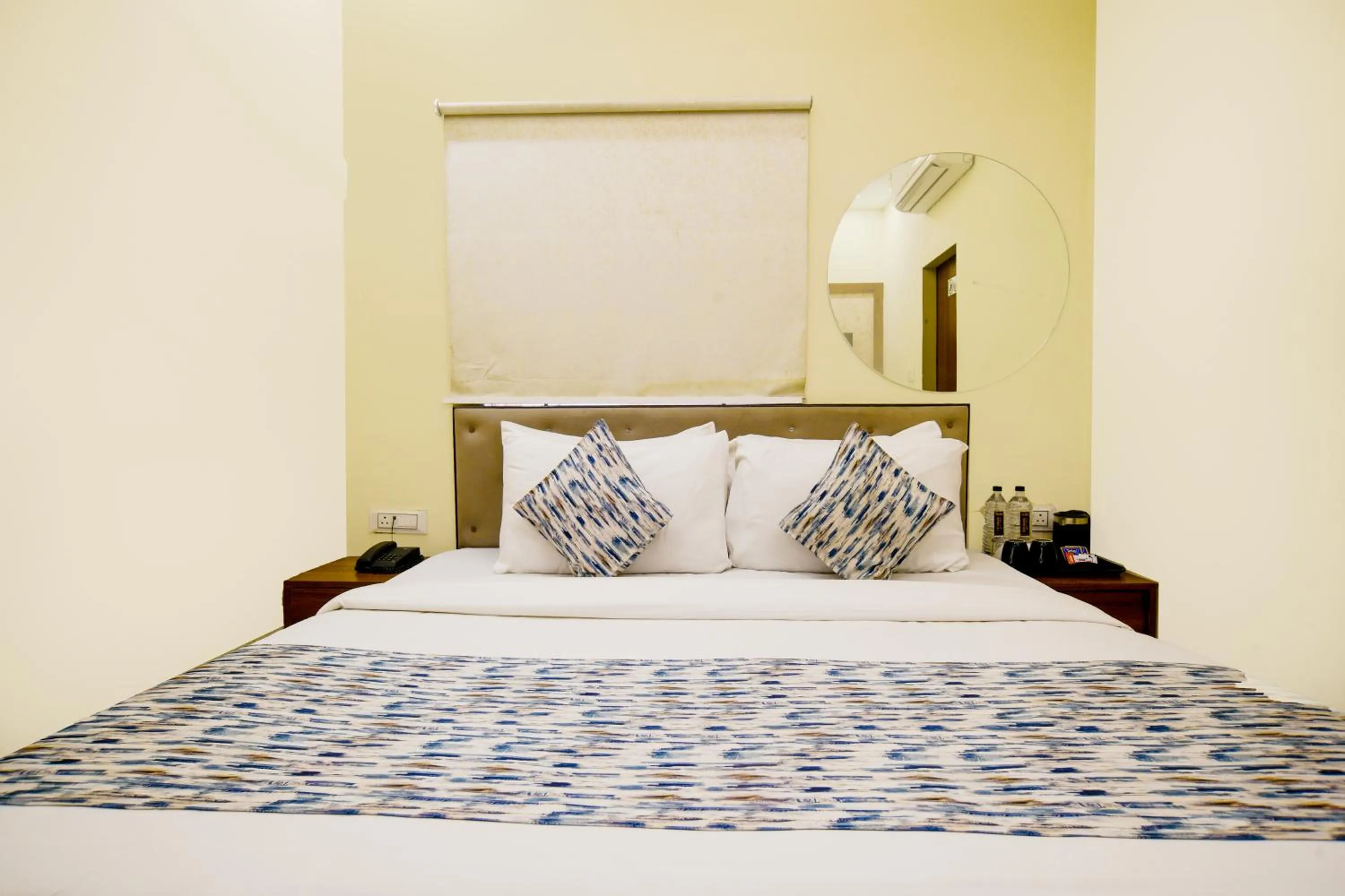 Photo of the whole room, Bed in Hotel One Stay