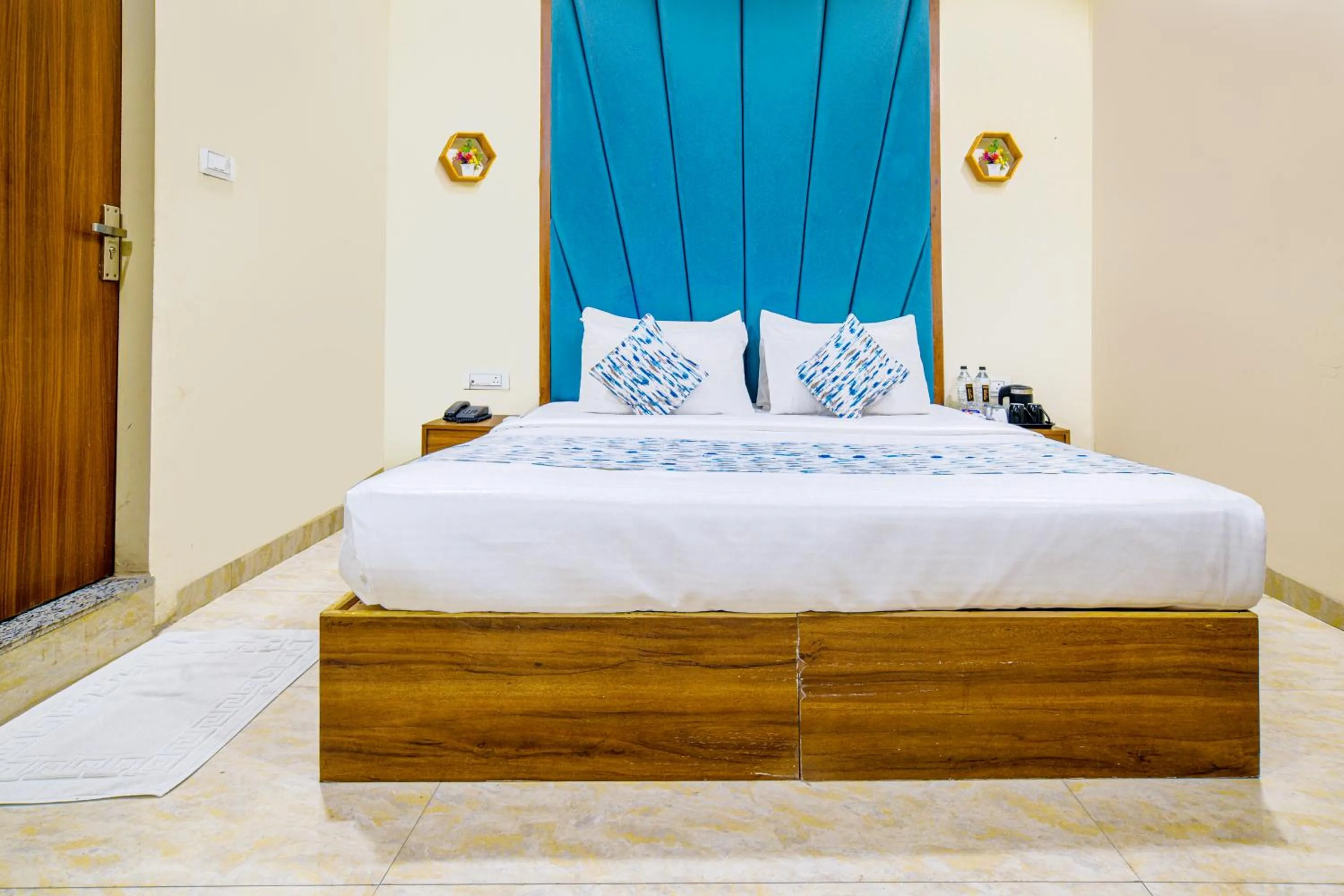 Photo of the whole room, Bed in Hotel One Stay