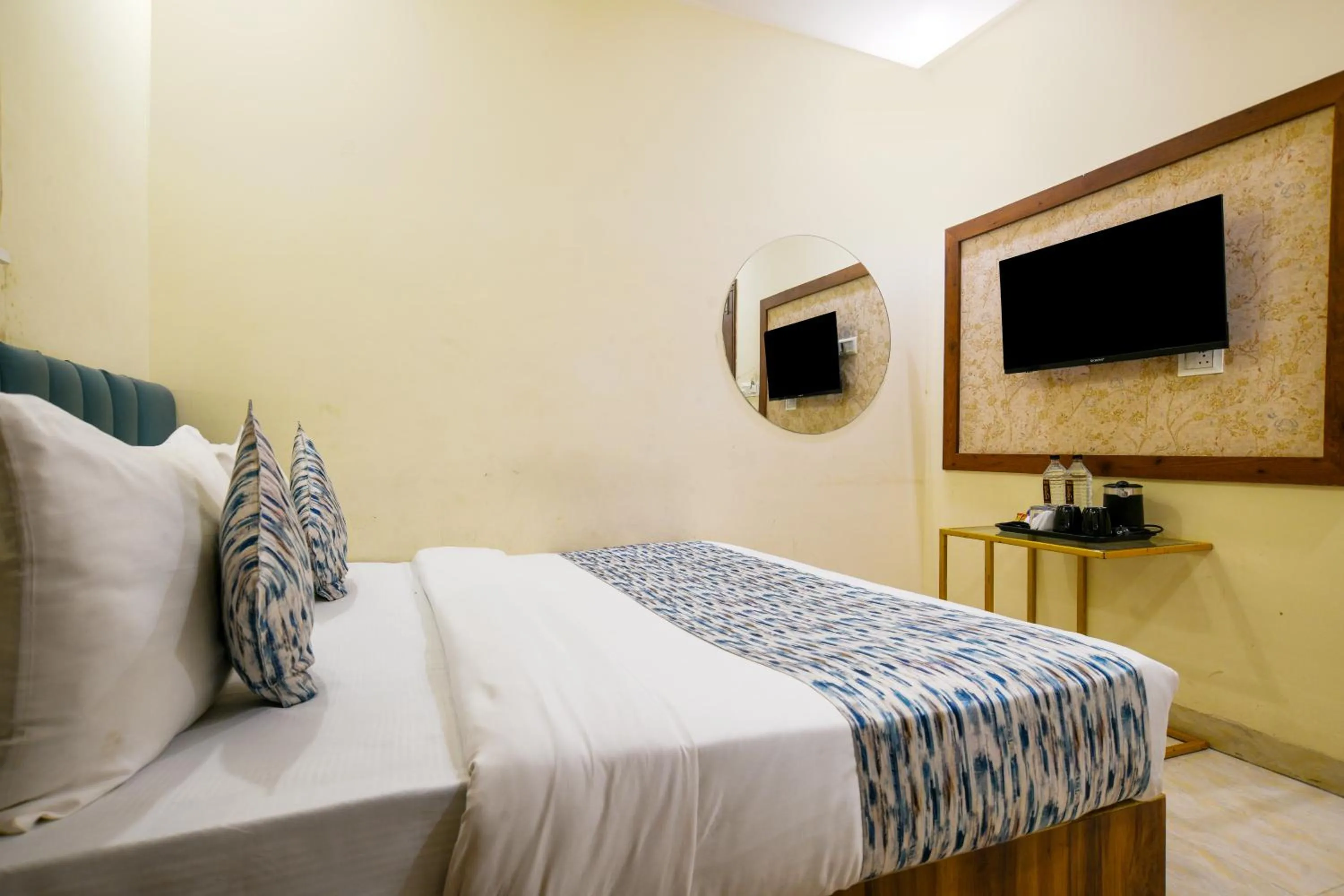 Bedroom, Bed in Hotel One Stay