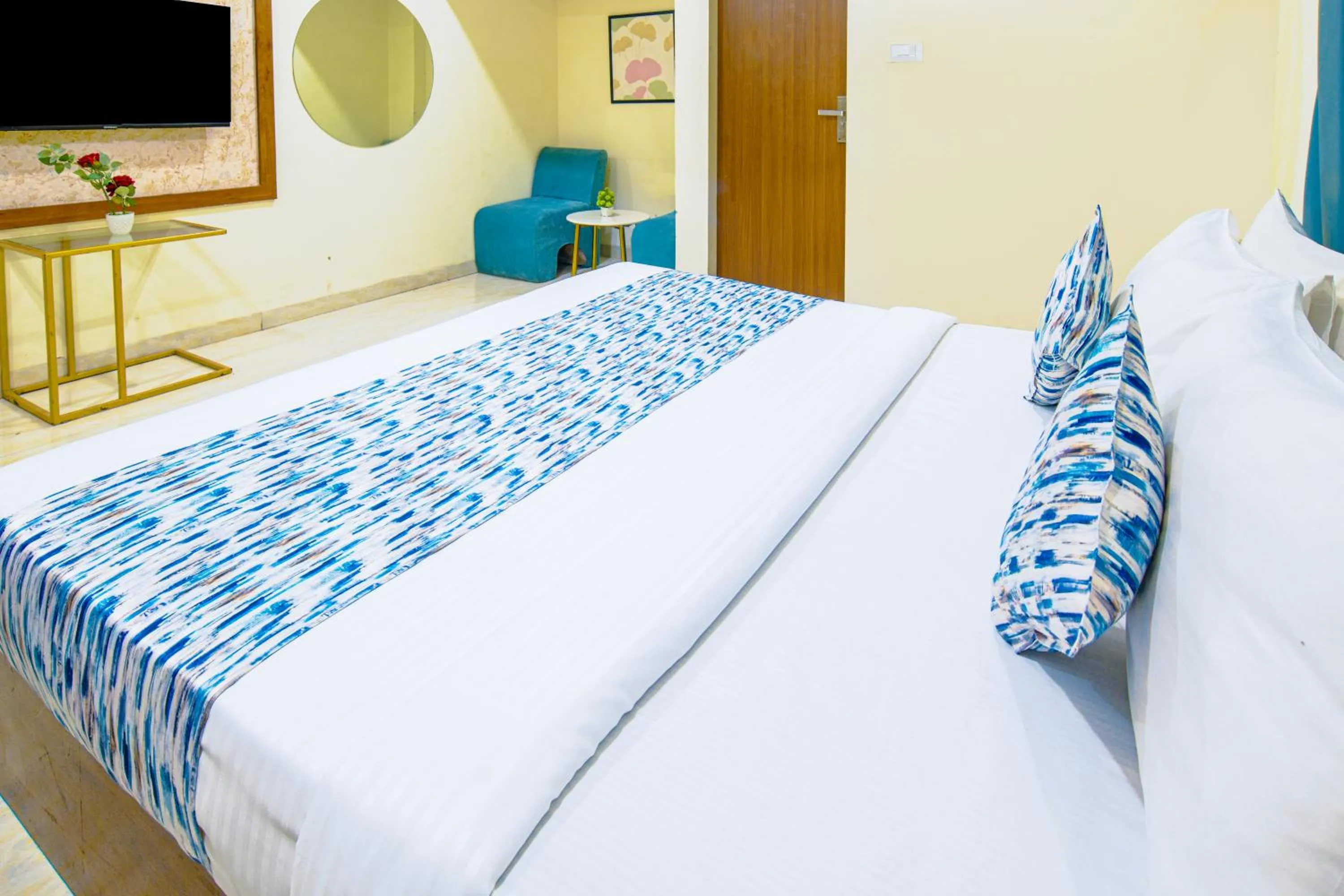 Photo of the whole room, Bed in Hotel One Stay