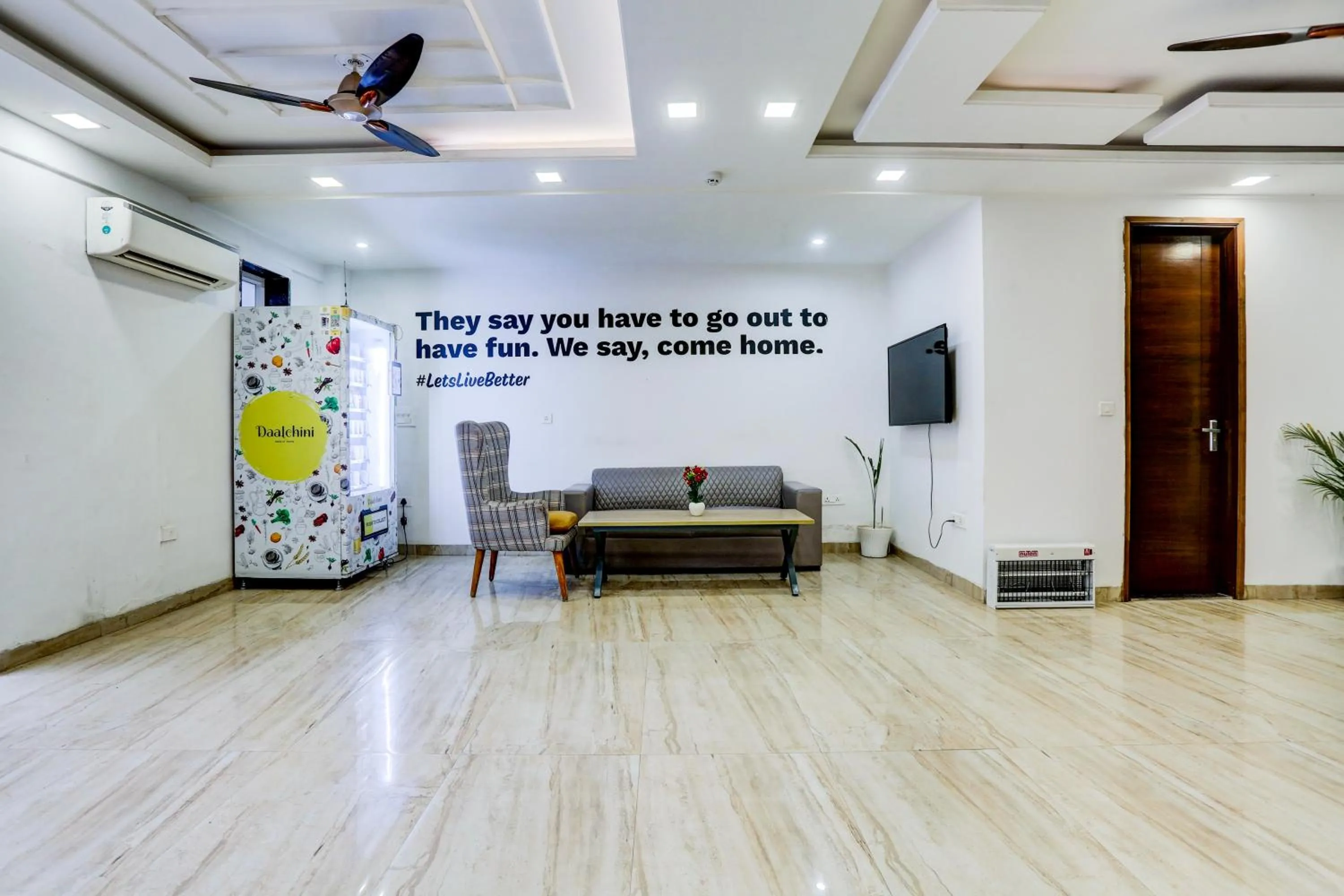 Communal lounge/ TV room in Hotel Grey Medicity Modern Rooms, Prime Location, Affordable Rates I Near Medanta