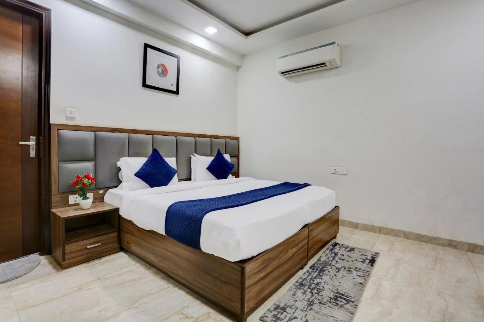 Photo of the whole room, Bed in Hotel Grey Medicity Modern Rooms, Prime Location, Affordable Rates I Near Medanta