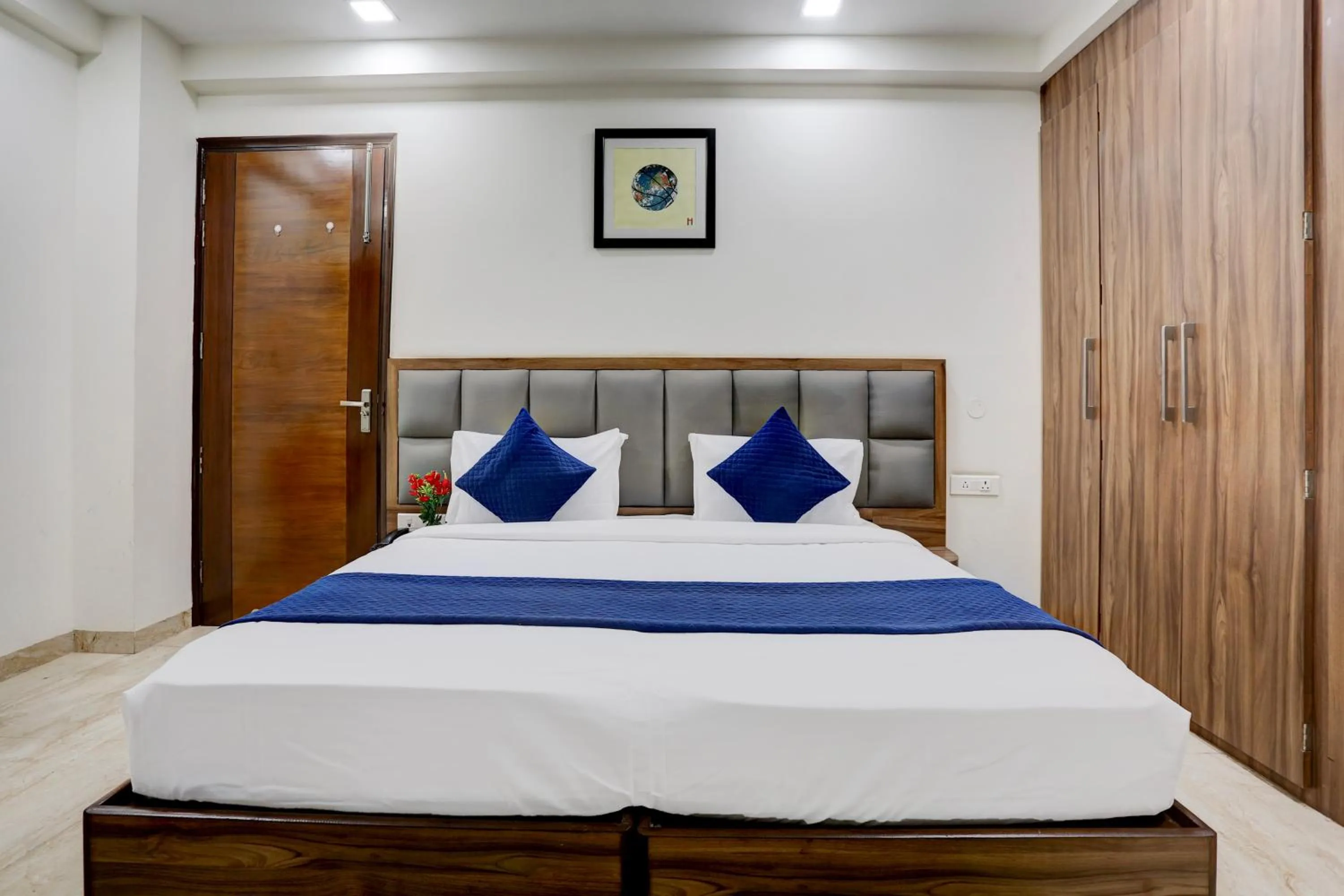 Photo of the whole room, Bed in Hotel Grey Medicity Modern Rooms, Prime Location, Affordable Rates I Near Medanta