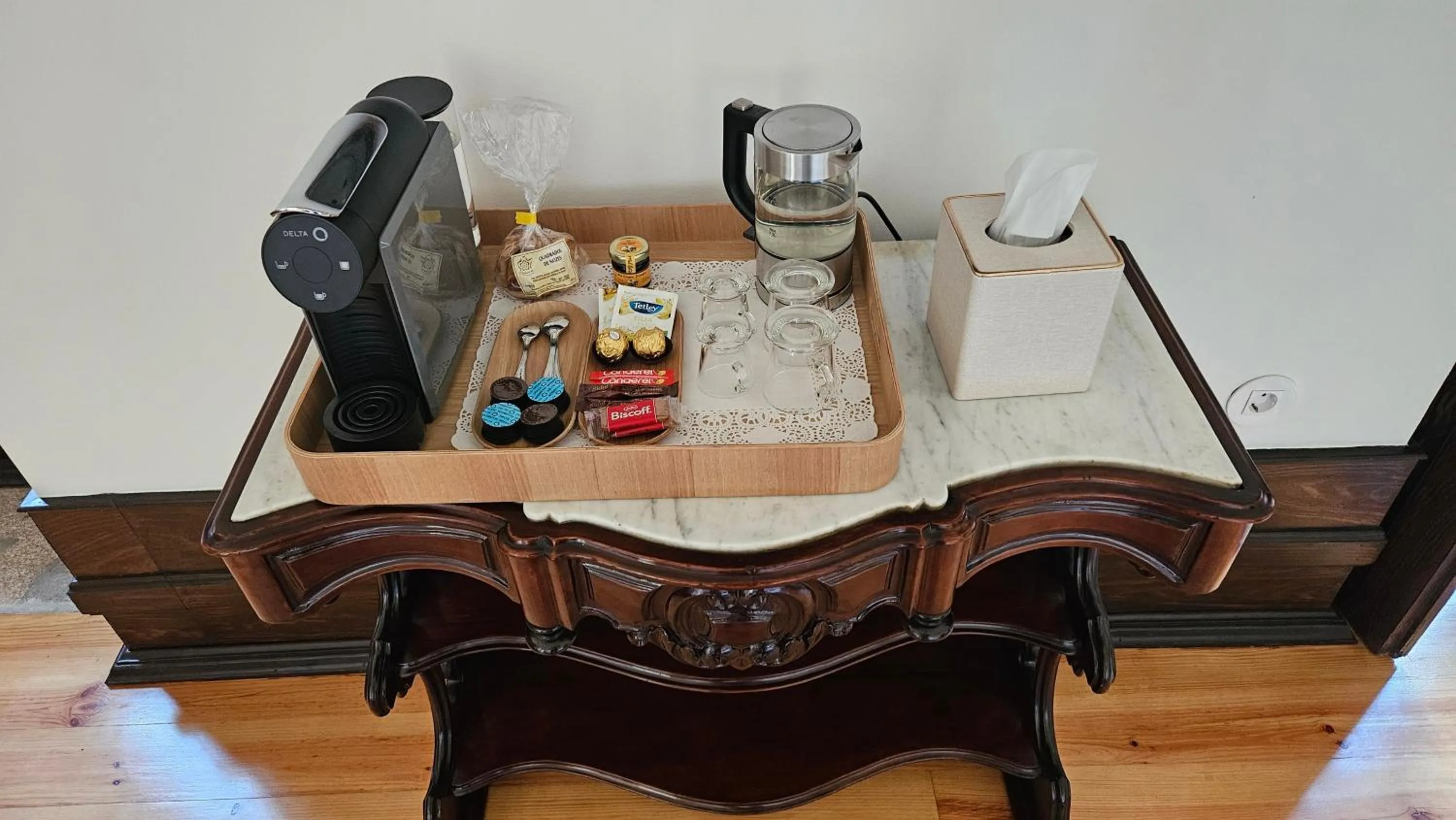 Coffee/tea facilities in Solar das Tilias - Historic House