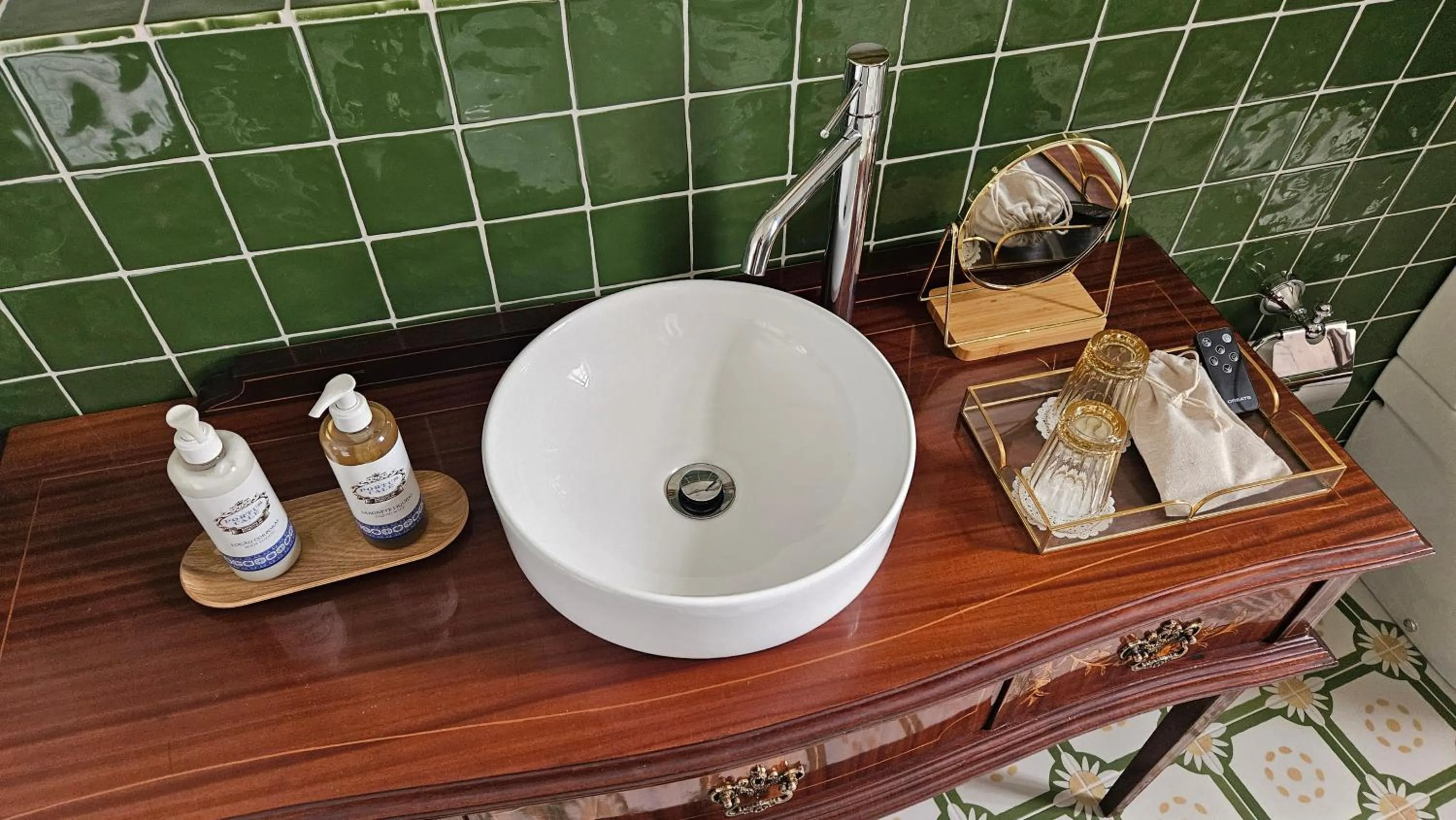 Bathroom in Solar das Tilias - Historic House