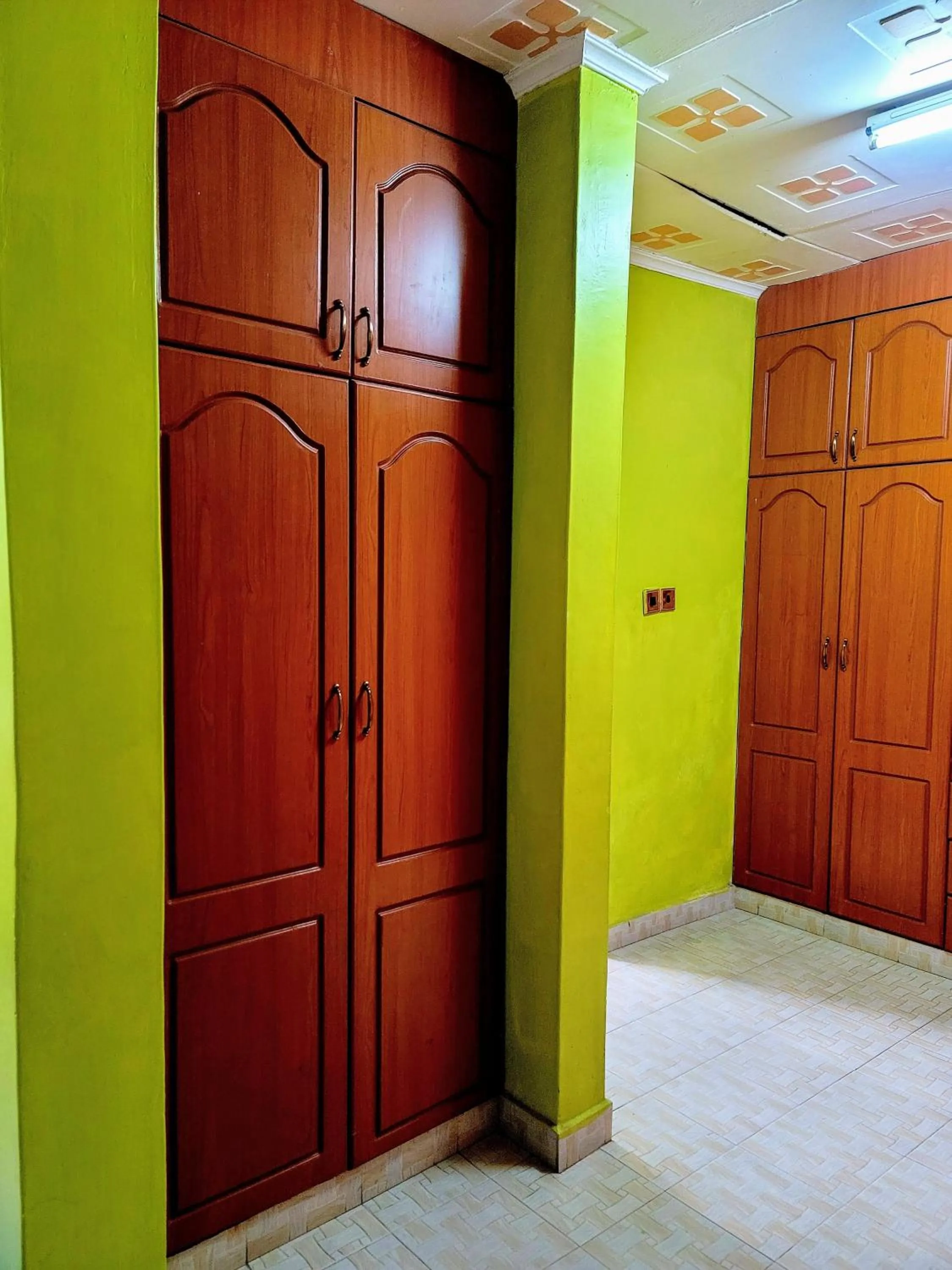 wardrobe in Apex Resort