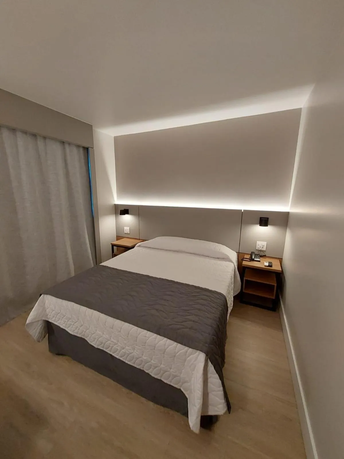 Bed in Mogano Business Hotel- ELETROPOSTO