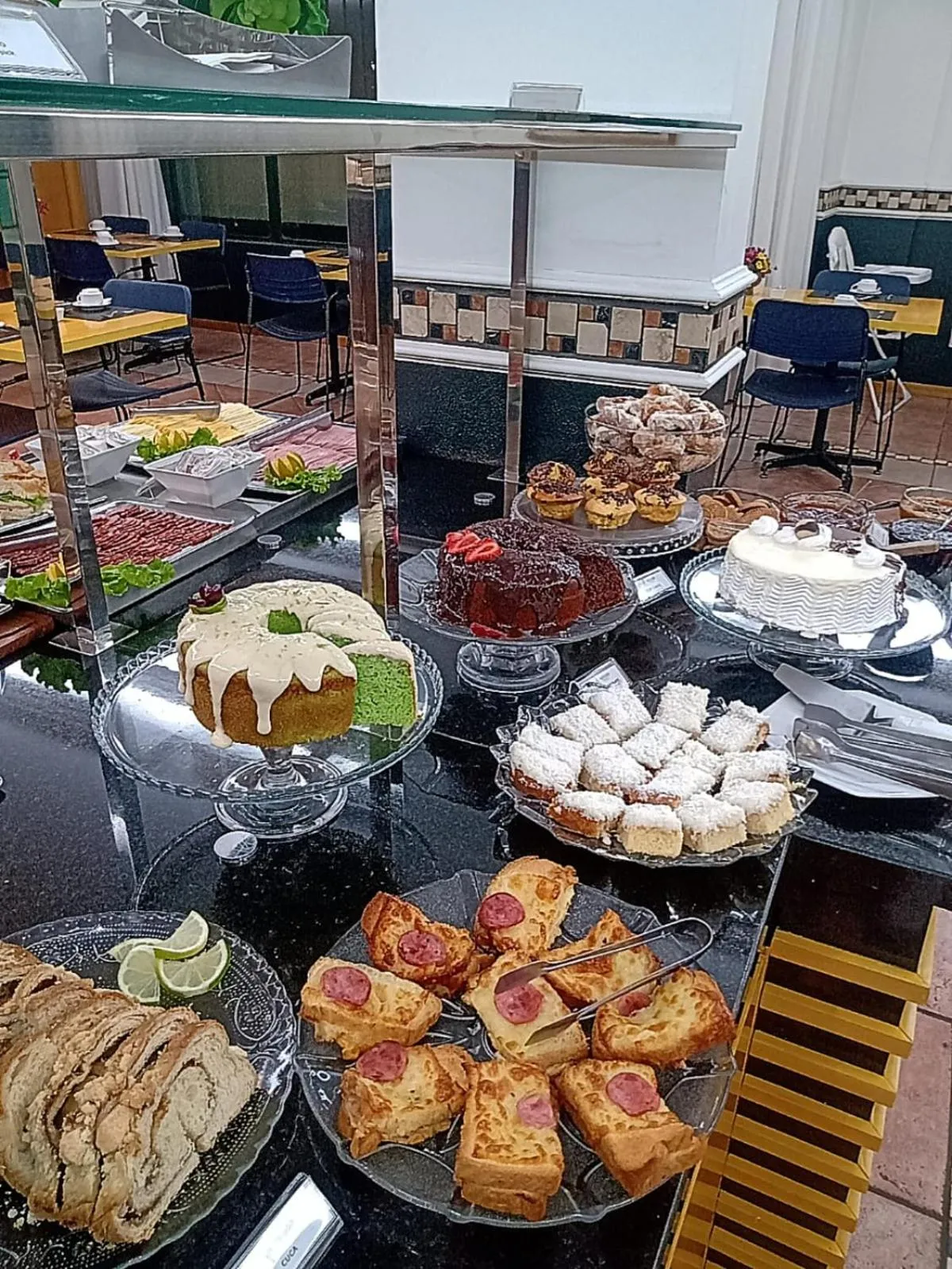 Breakfast in Mogano Business Hotel- ELETROPOSTO