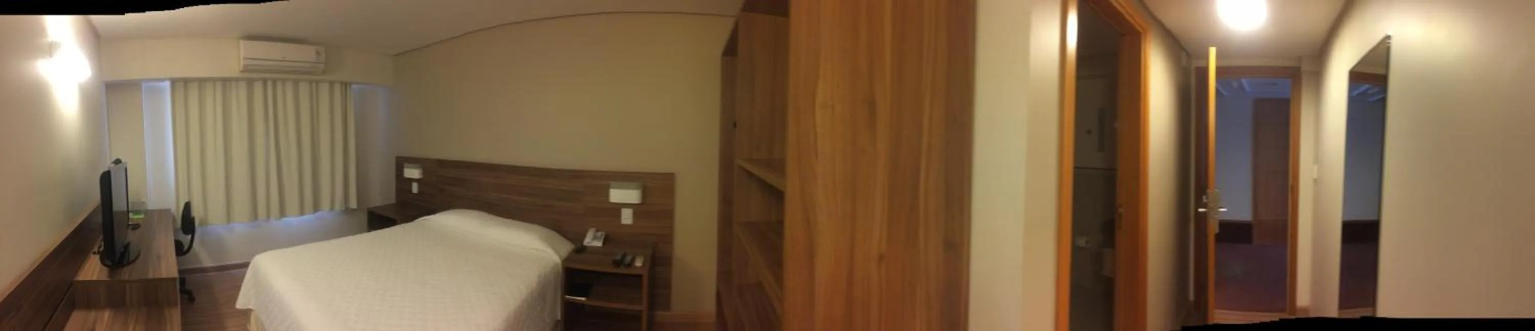 Photo of the whole room in Mogano Business Hotel- ELETROPOSTO