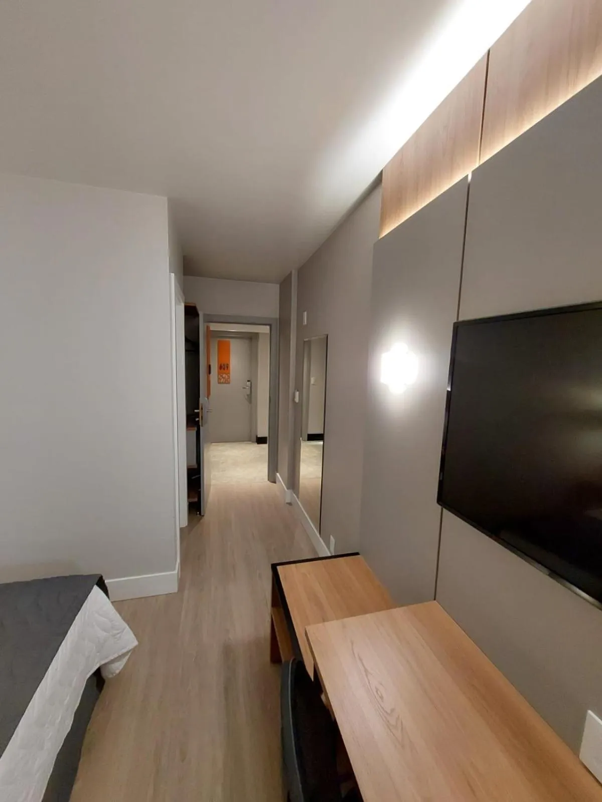 TV and multimedia in Mogano Business Hotel- ELETROPOSTO