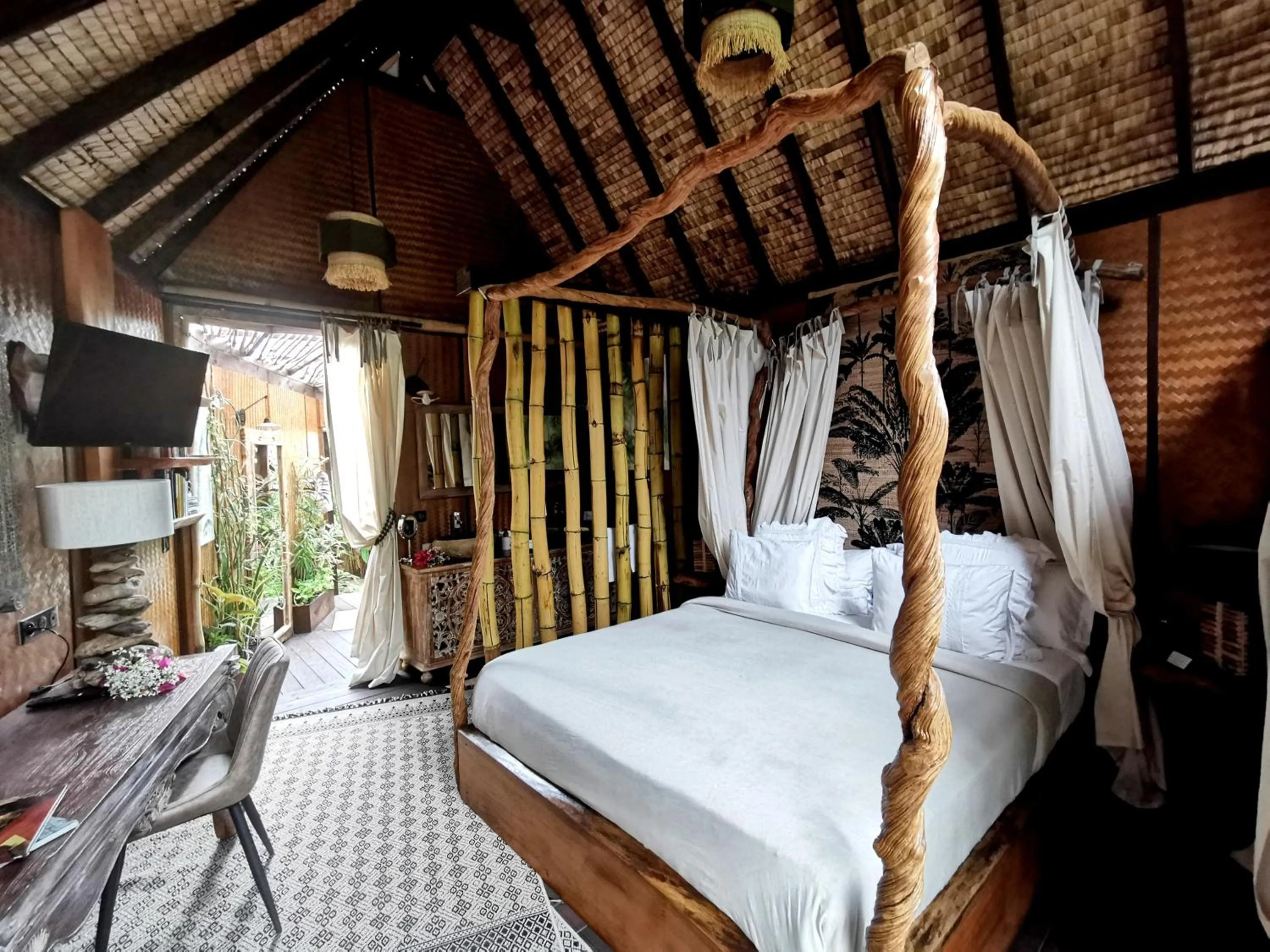 Bedroom, Bed in Hôtel Fenua Mata'i'oa