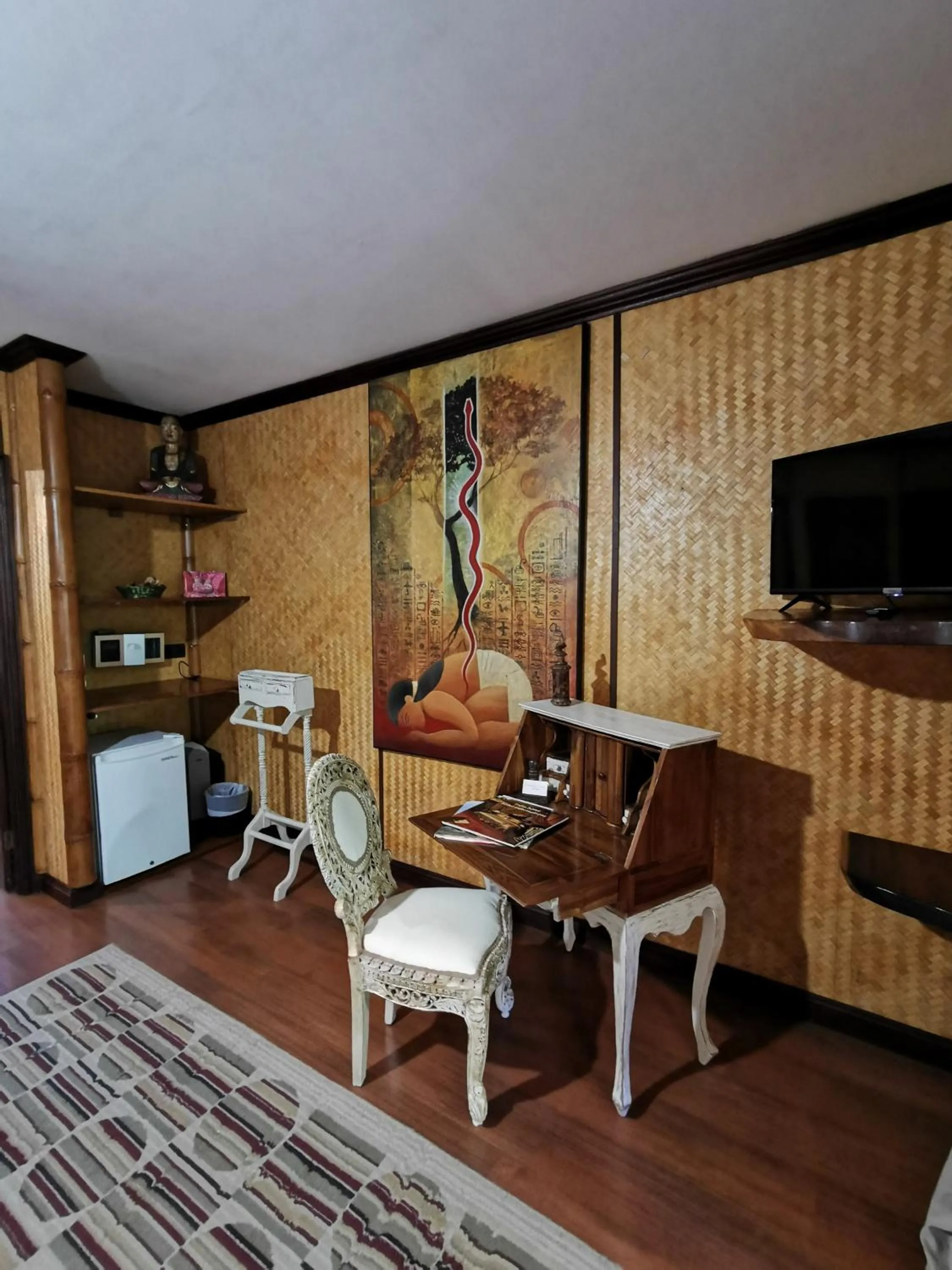 Decorative detail in Hôtel Fenua Mata'i'oa