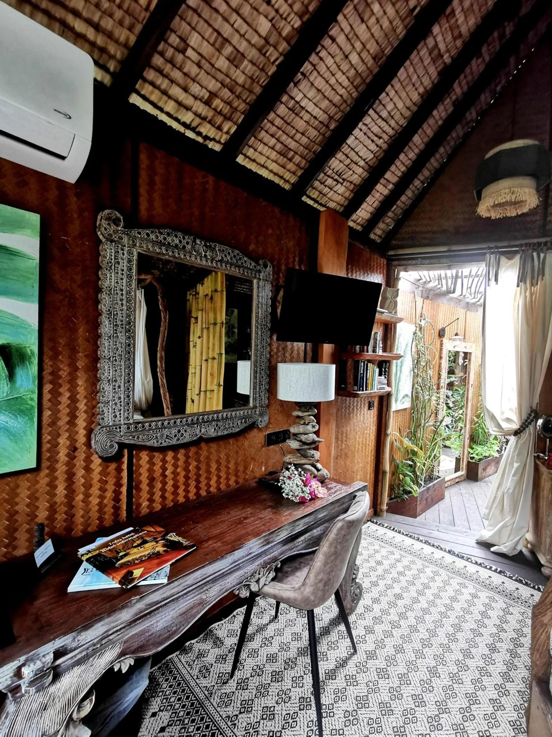 Seating area in Hôtel Fenua Mata'i'oa