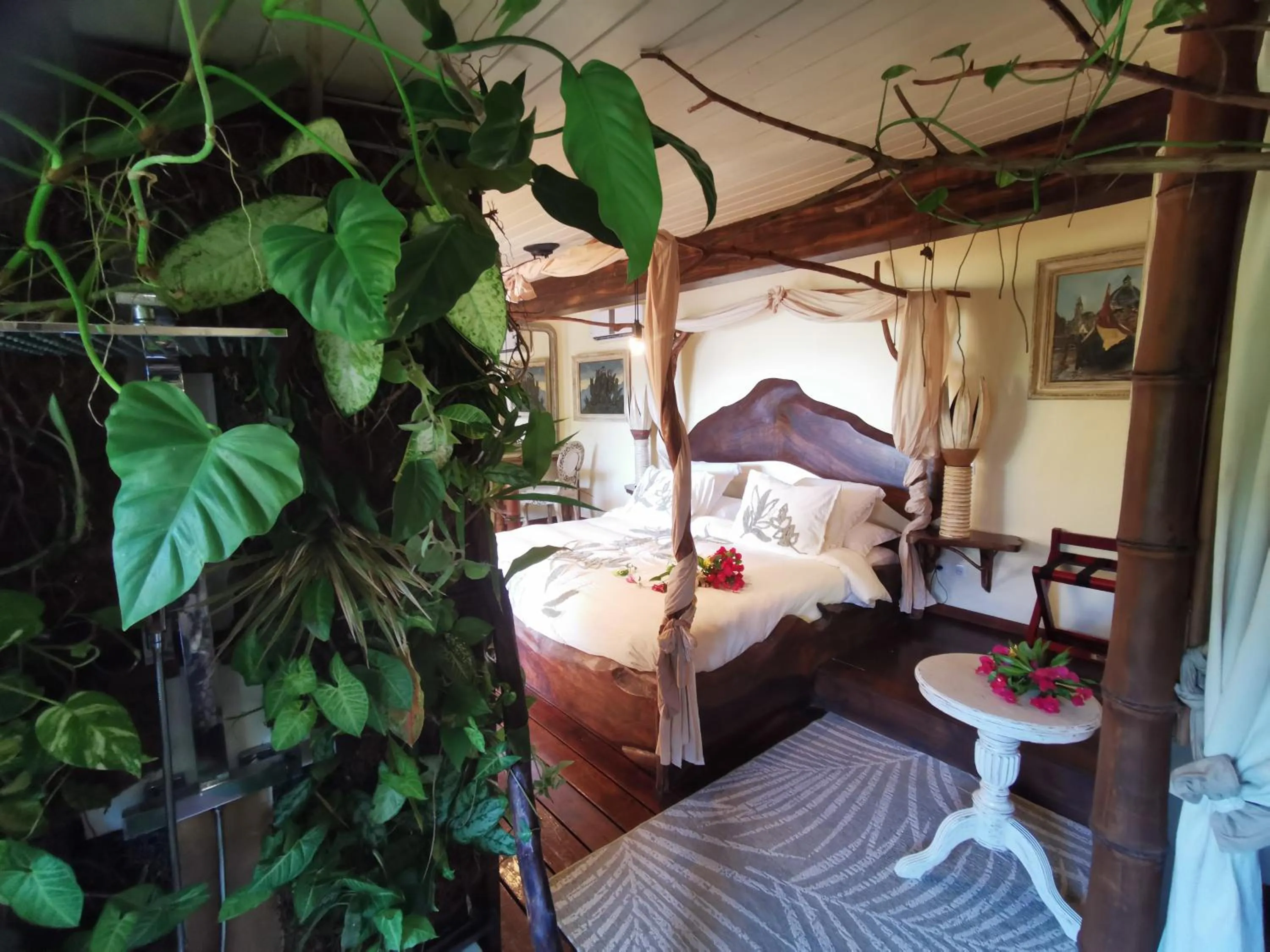 Bedroom, Bed in Hôtel Fenua Mata'i'oa