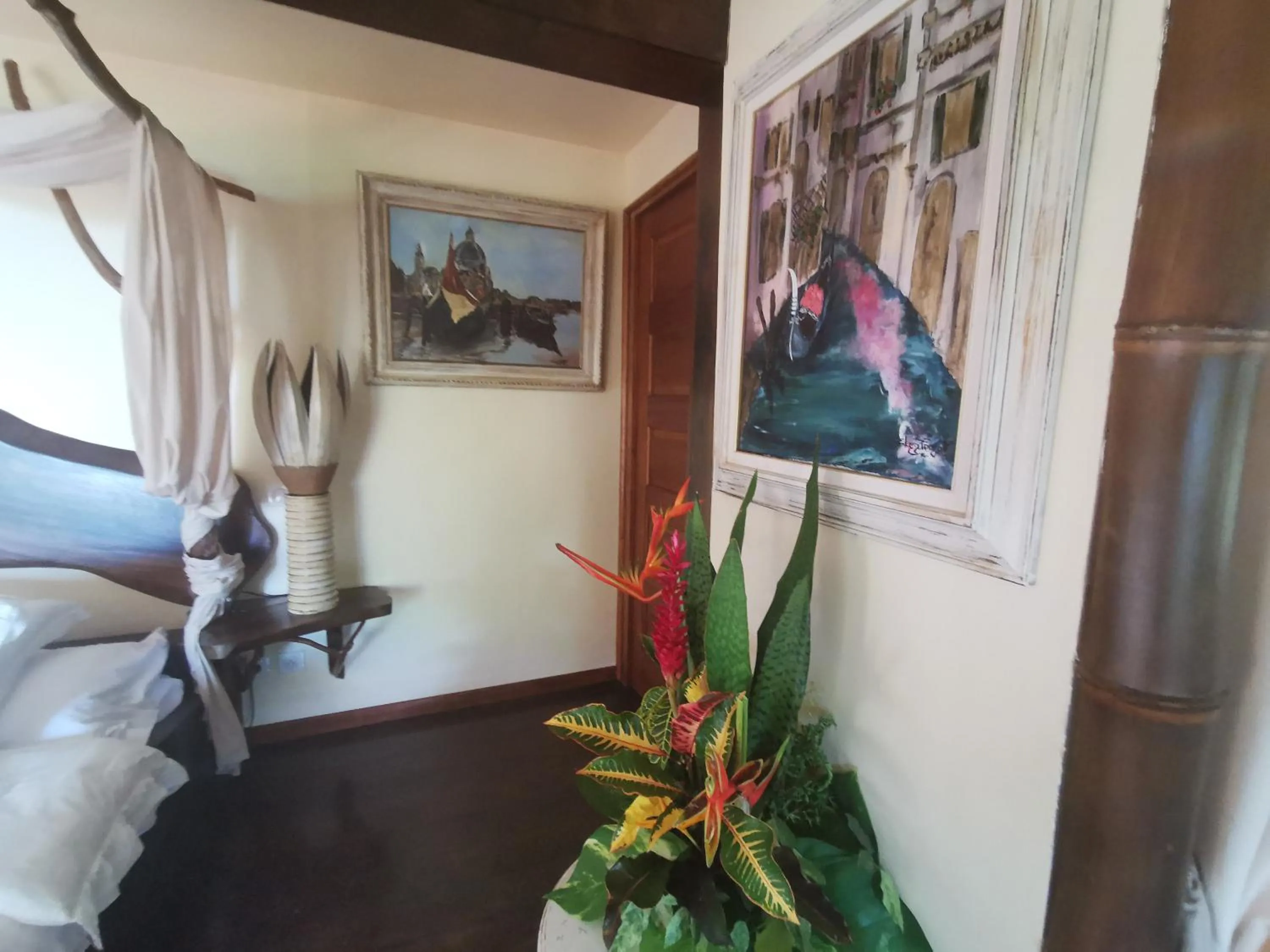 Decorative detail in Hôtel Fenua Mata'i'oa