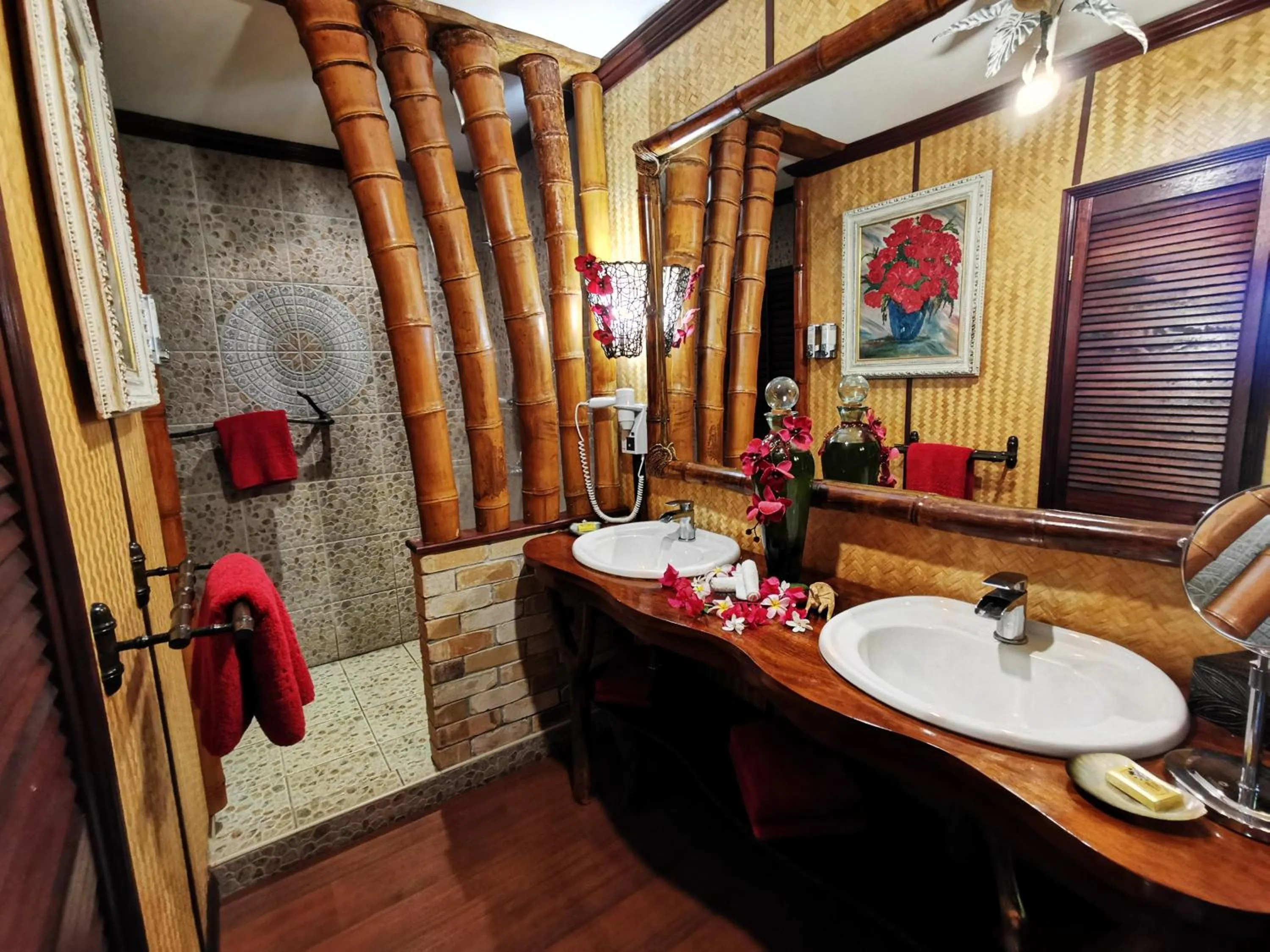 Bathroom in Hôtel Fenua Mata'i'oa