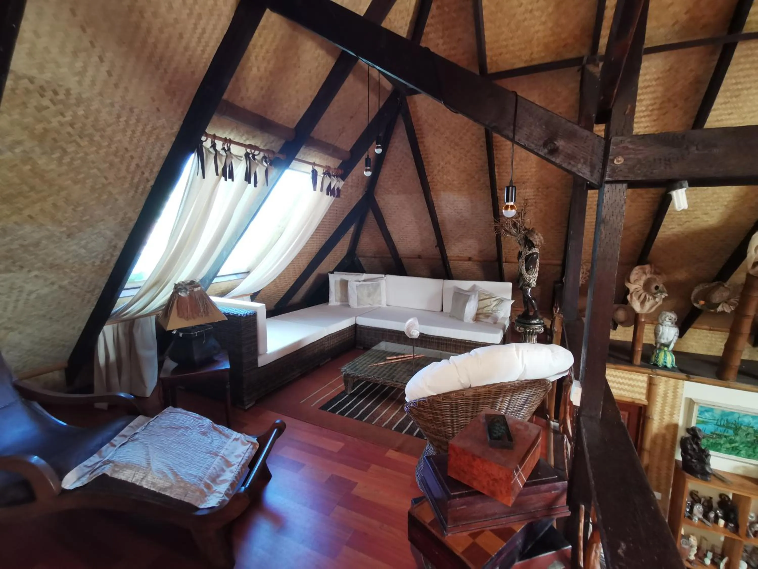 Lounge or bar, Bed in Hôtel Fenua Mata'i'oa