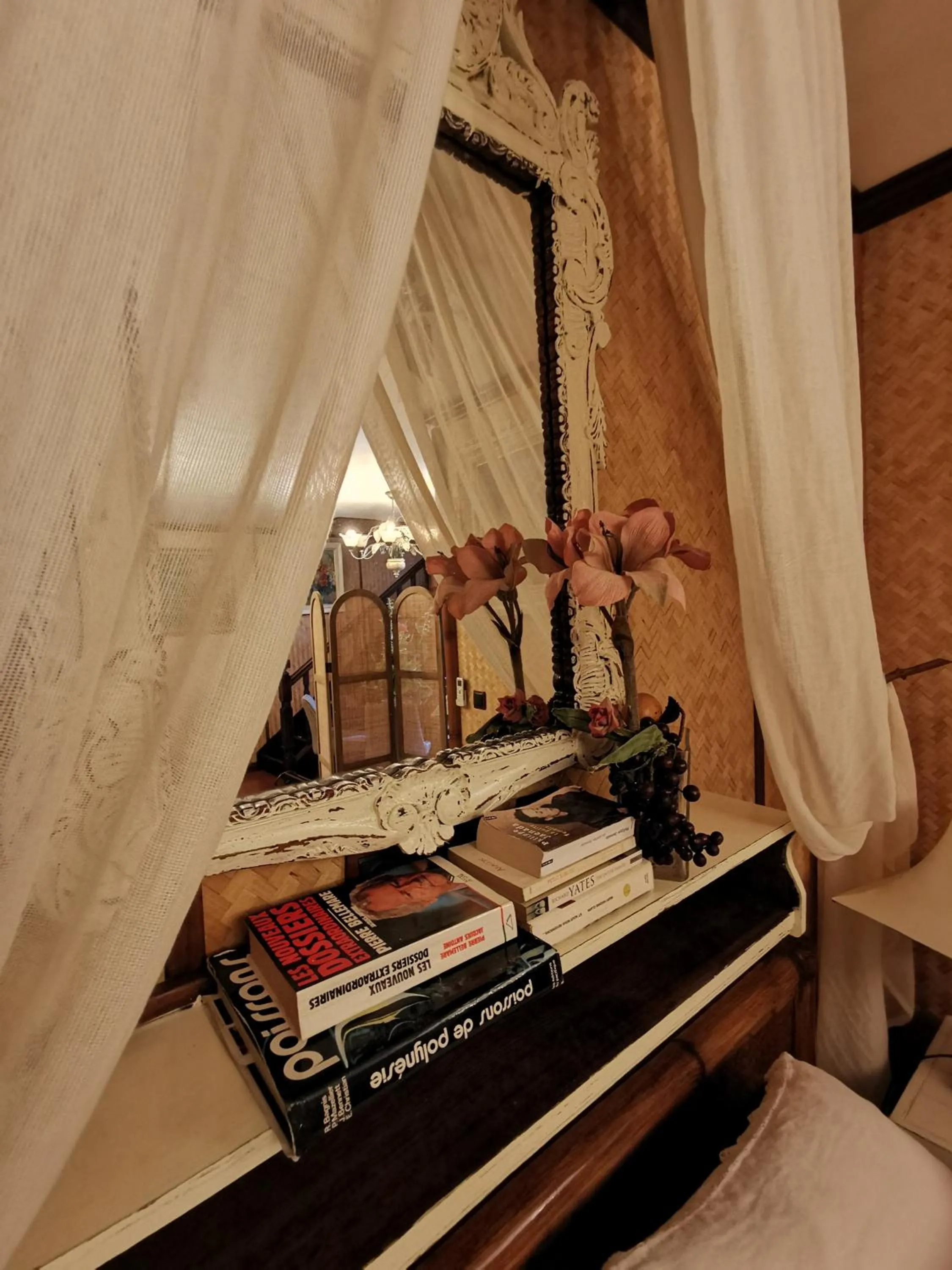 Decorative detail in Hôtel Fenua Mata'i'oa