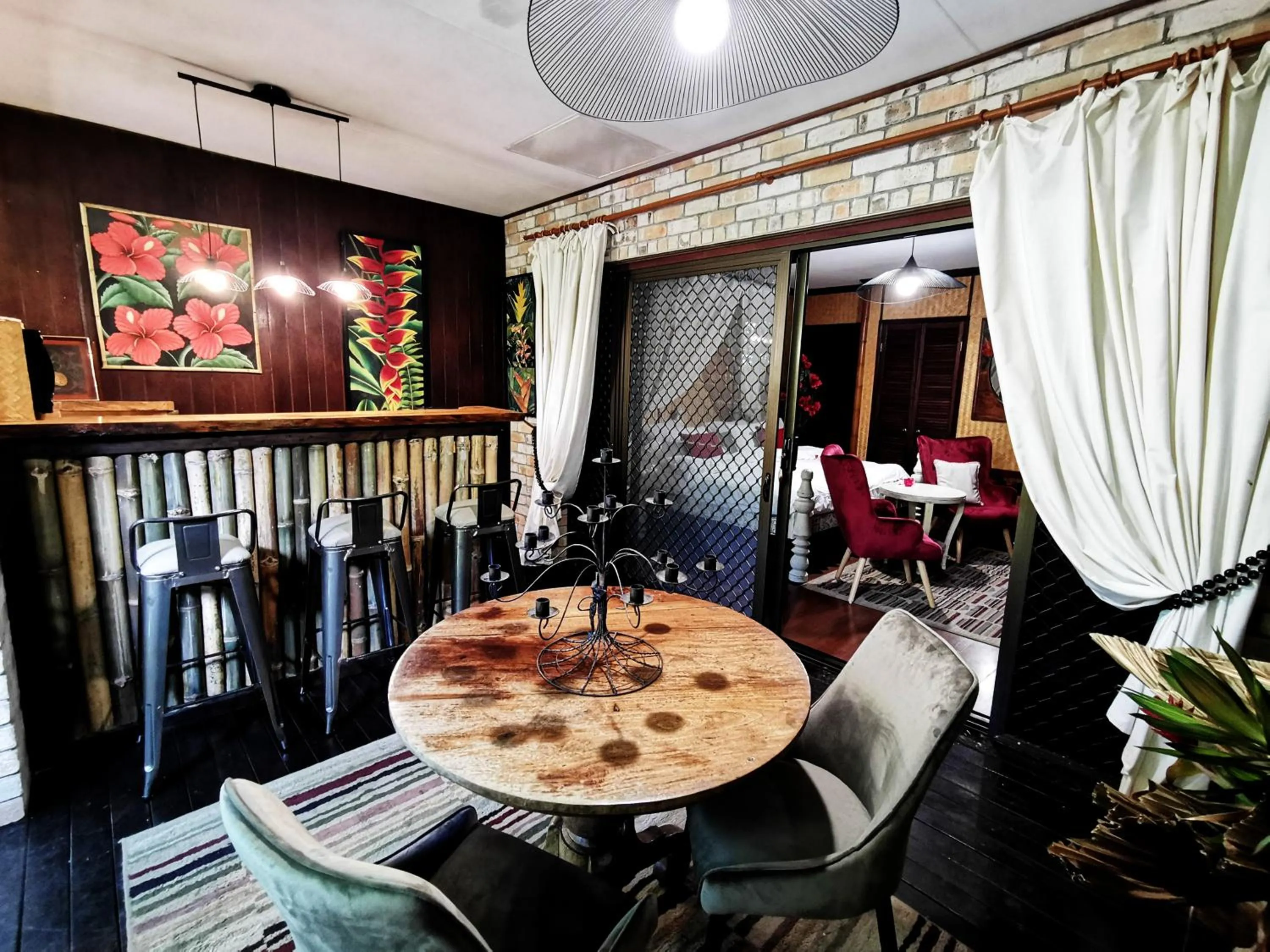 Patio in Hôtel Fenua Mata'i'oa