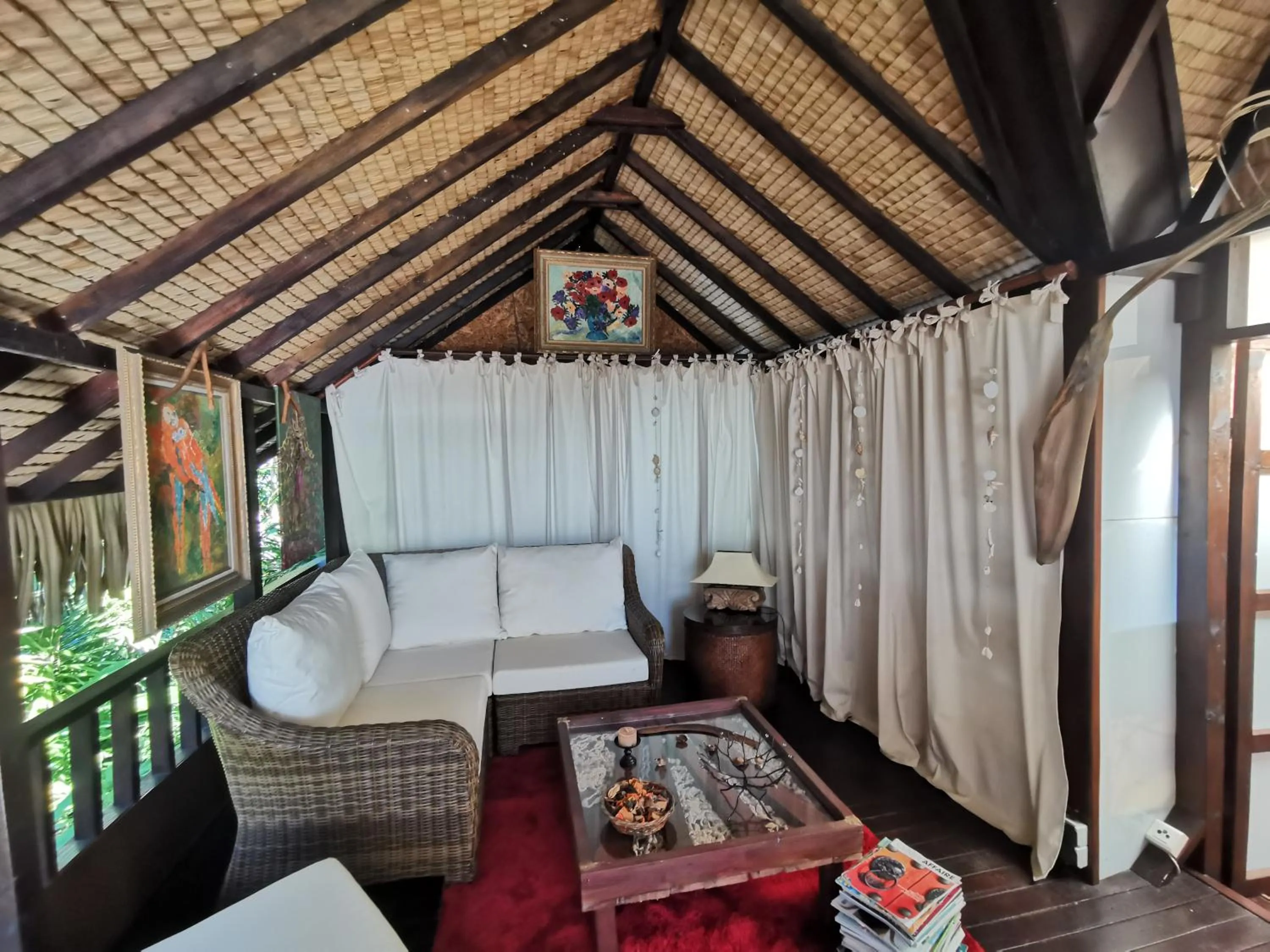 Lounge or bar, Bed in Hôtel Fenua Mata'i'oa