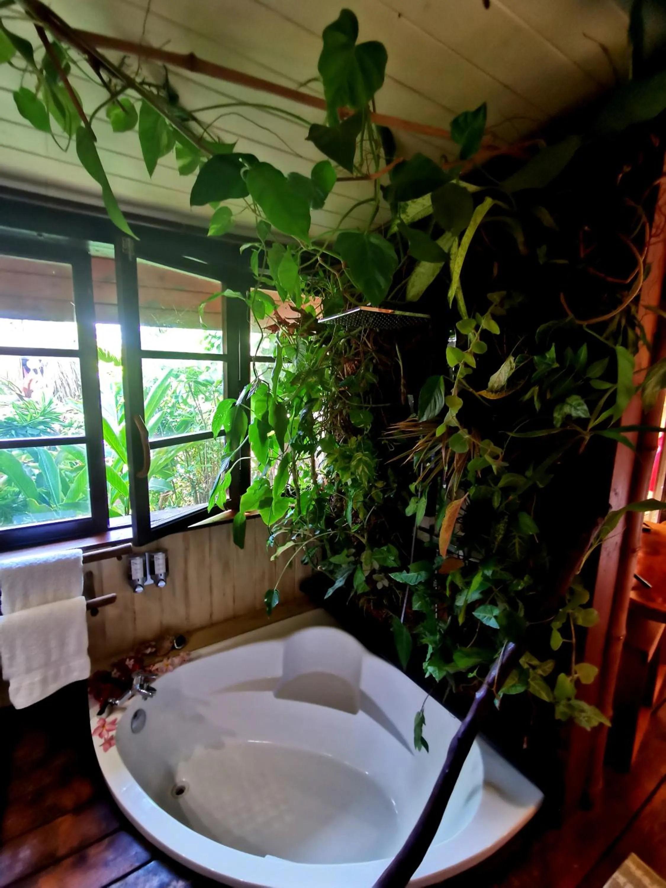 Bathroom in Hôtel Fenua Mata'i'oa