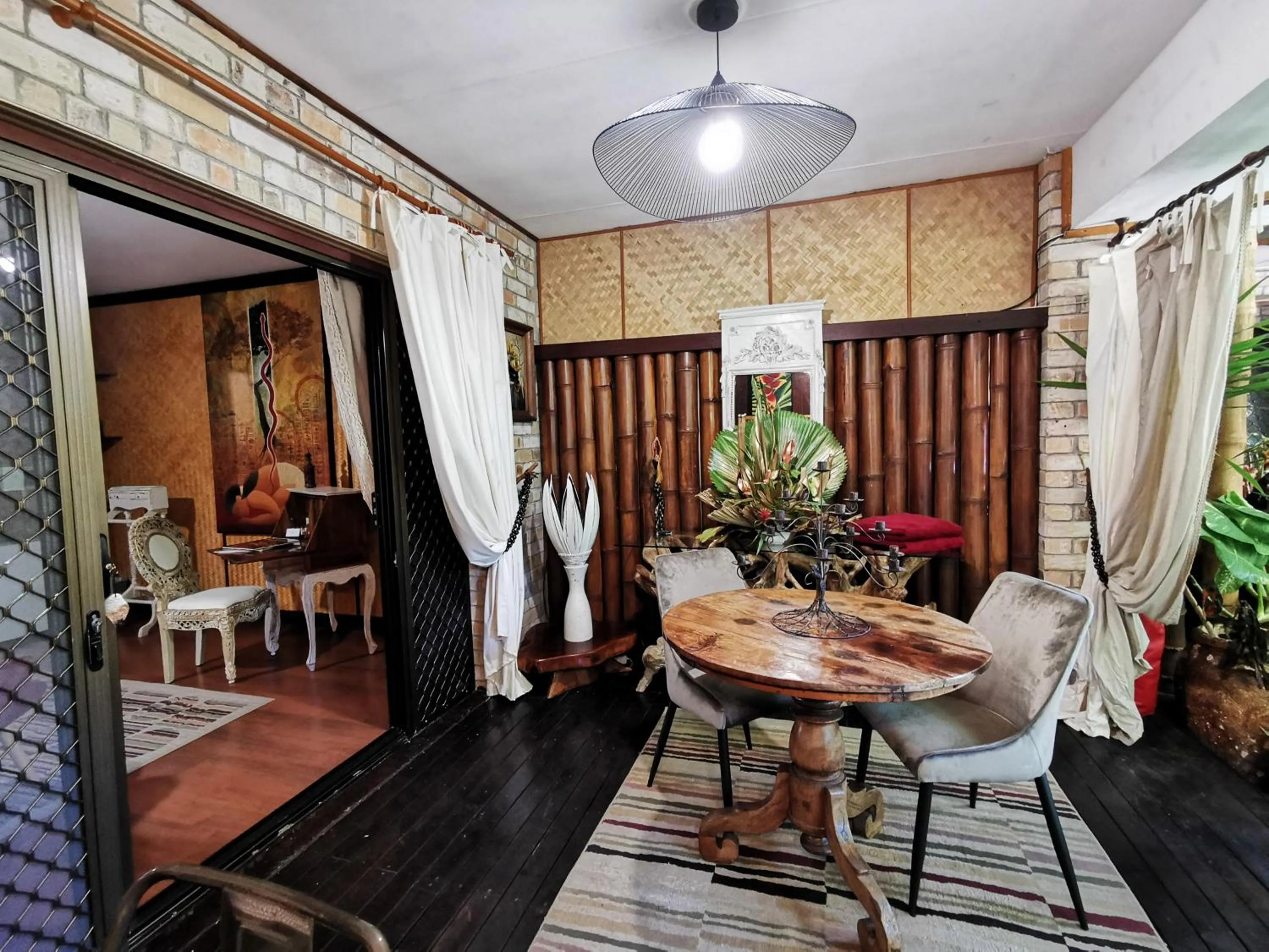 Patio in Hôtel Fenua Mata'i'oa