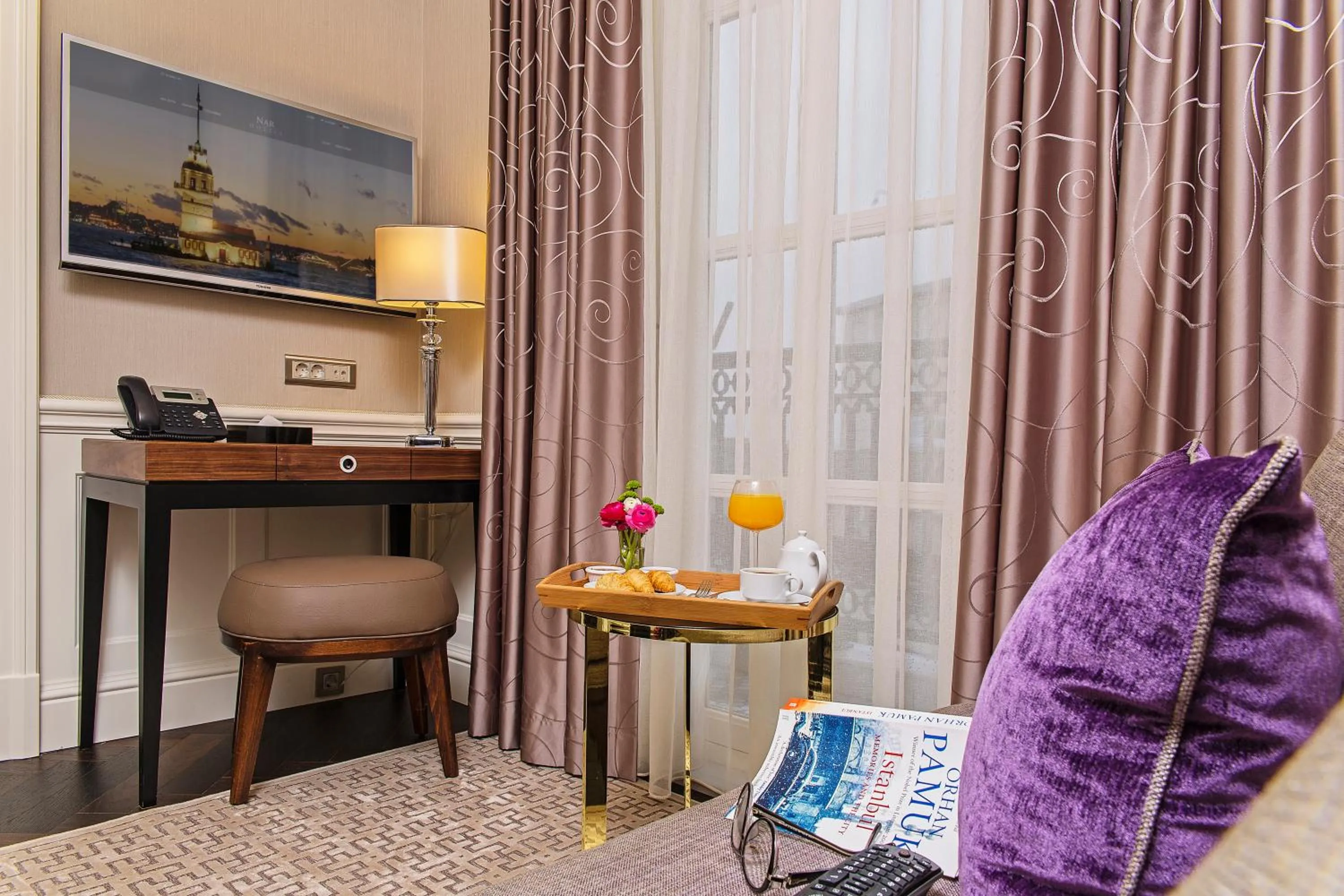 TV and multimedia in Meroddi Bağdatlıyan - 1892 Heritage Rooms by Galata Tower