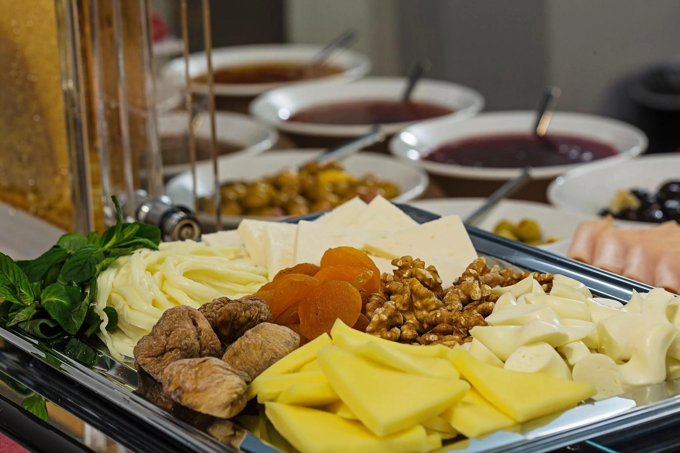 Food and drinks in Meroddi Bağdatlıyan - 1892 Heritage Rooms by Galata Tower