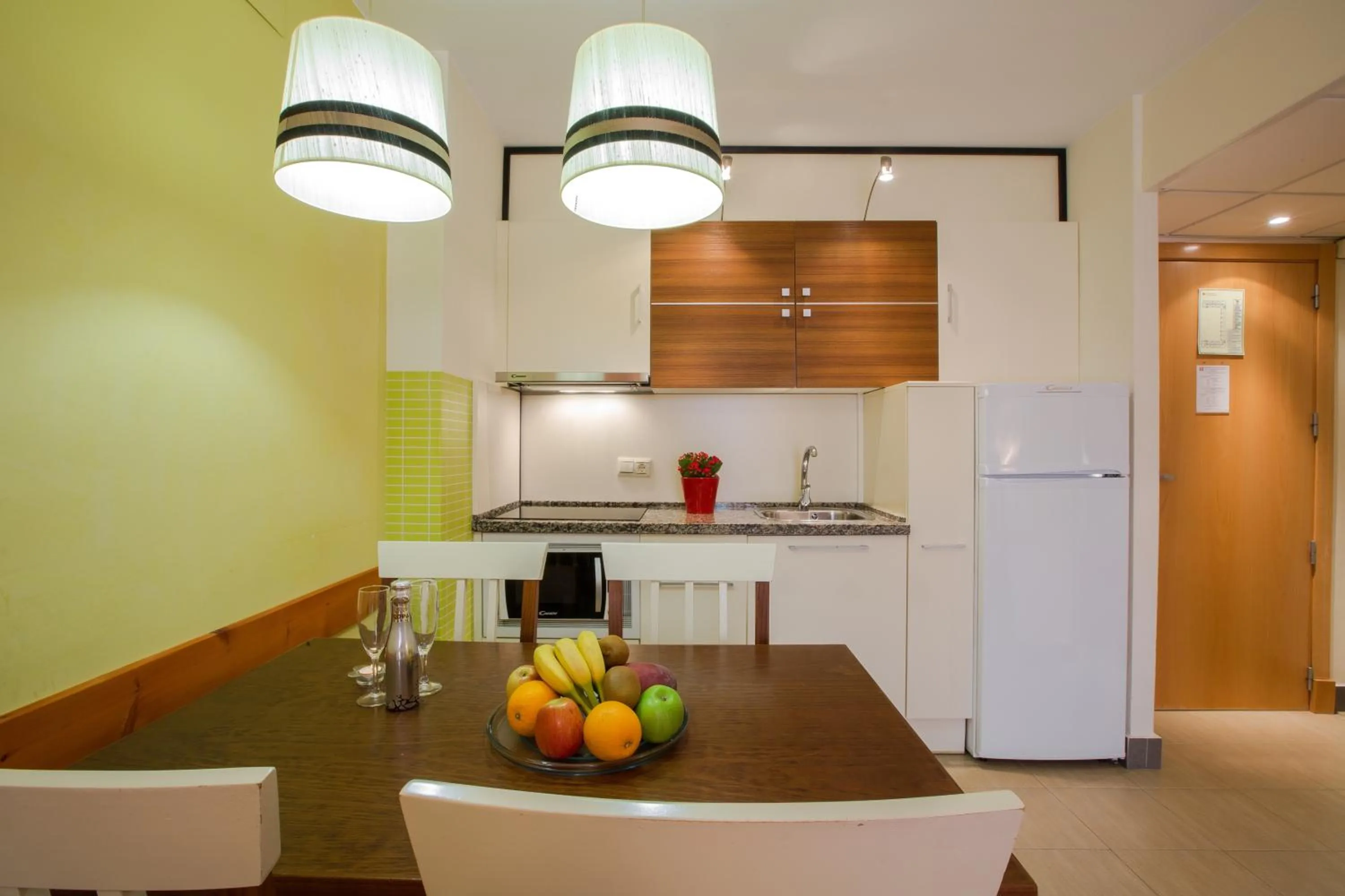 Kitchen or kitchenette in Leo Punta Umbría