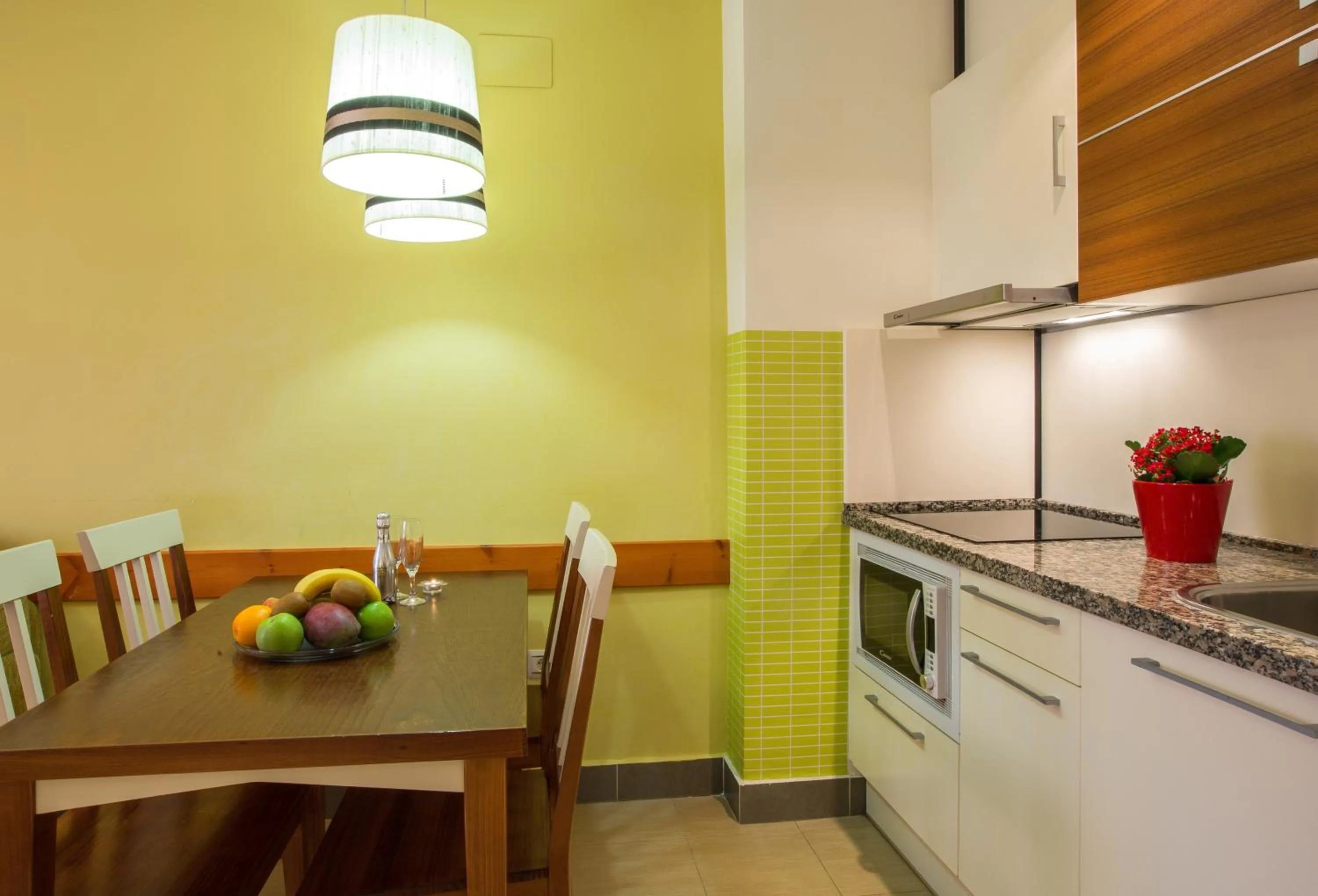 Kitchen or kitchenette in Leo Punta Umbría