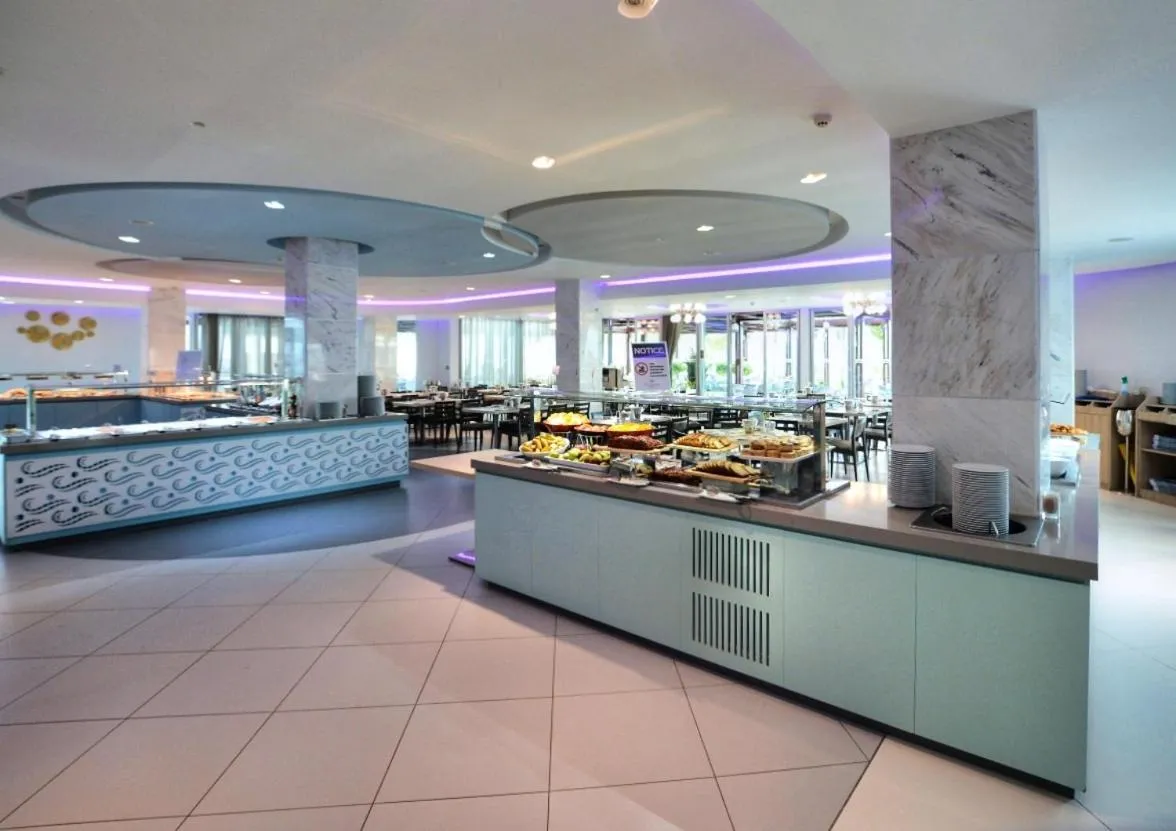 Breakfast in Vassos Nissi Plage Hotel & Spa