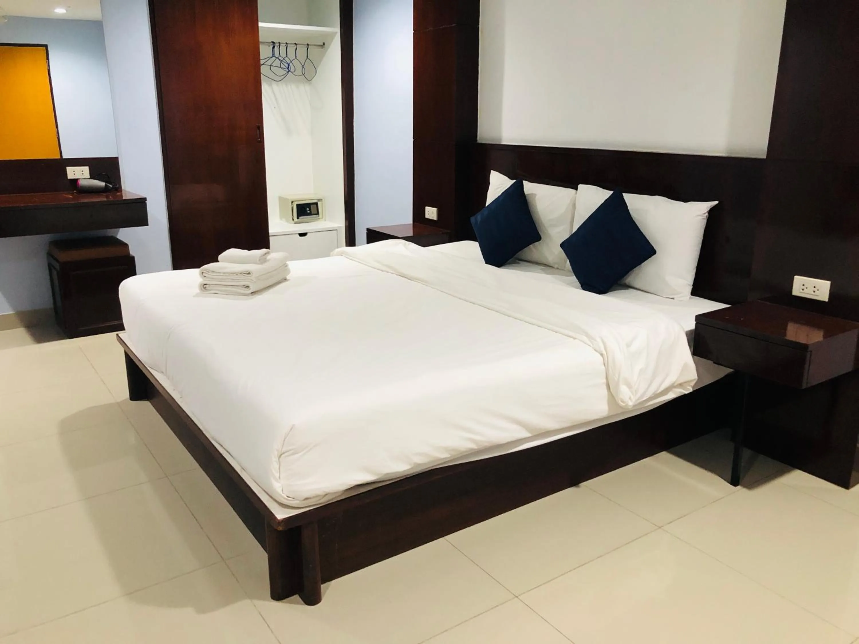Bed in Royal Star Suites pattaya