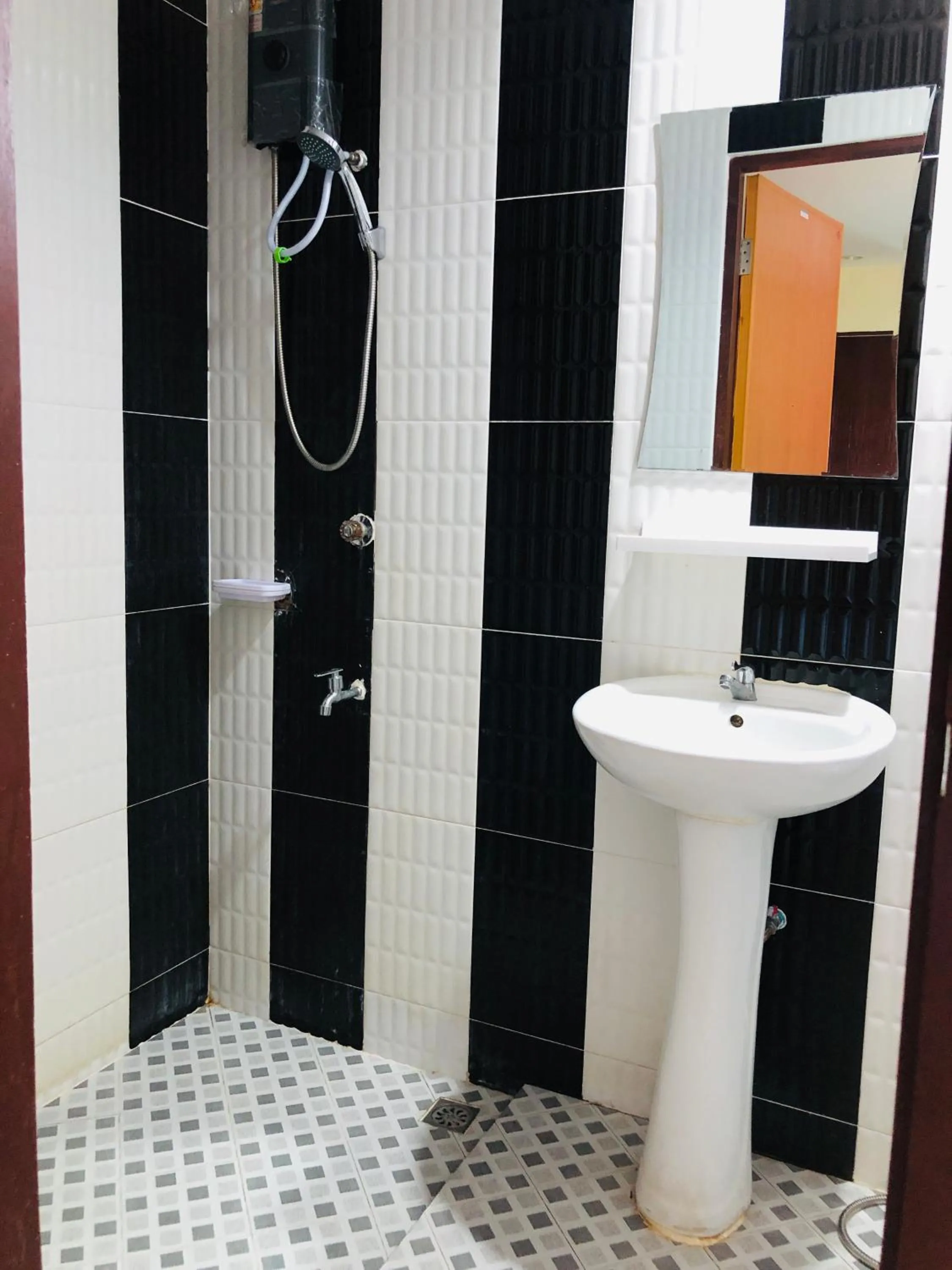 Shower in Royal Star Suites pattaya