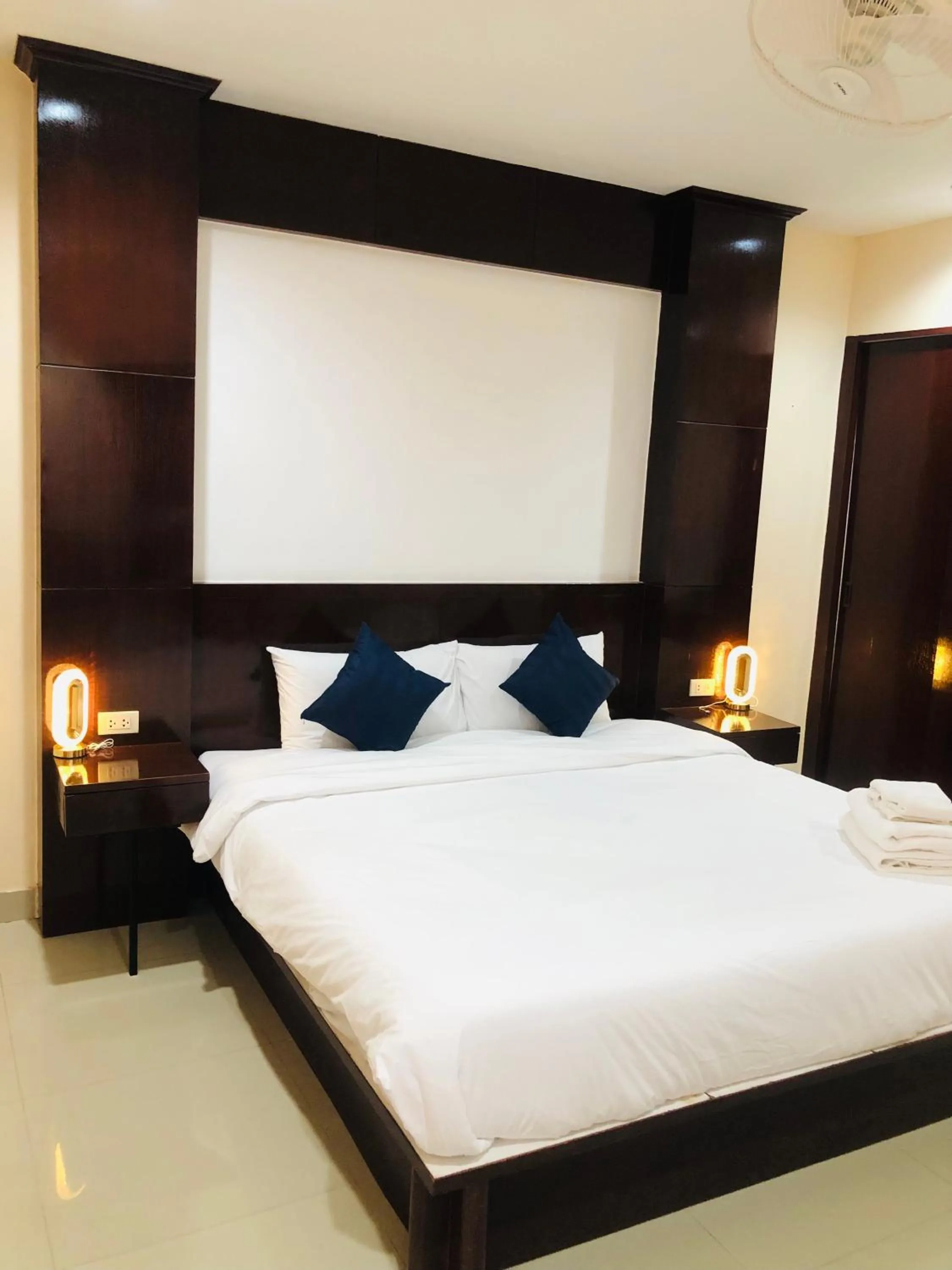 Bed in Royal Star Suites pattaya