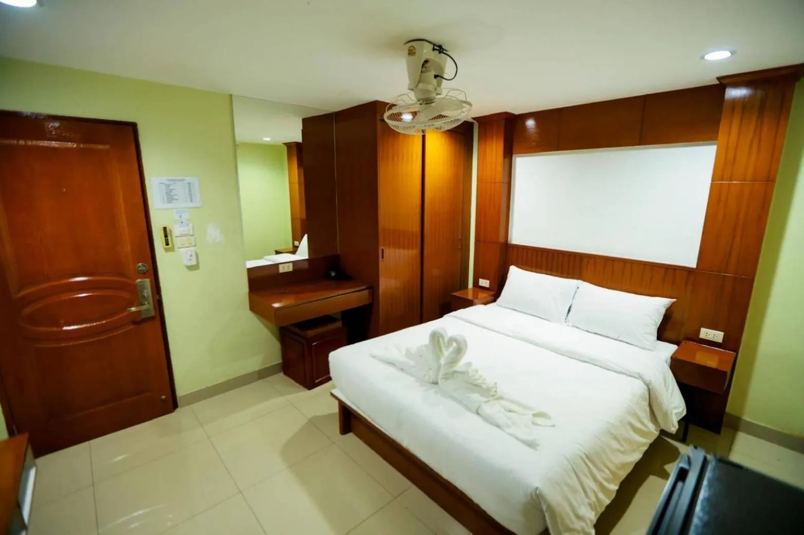 Bed in Royal Star Suites pattaya