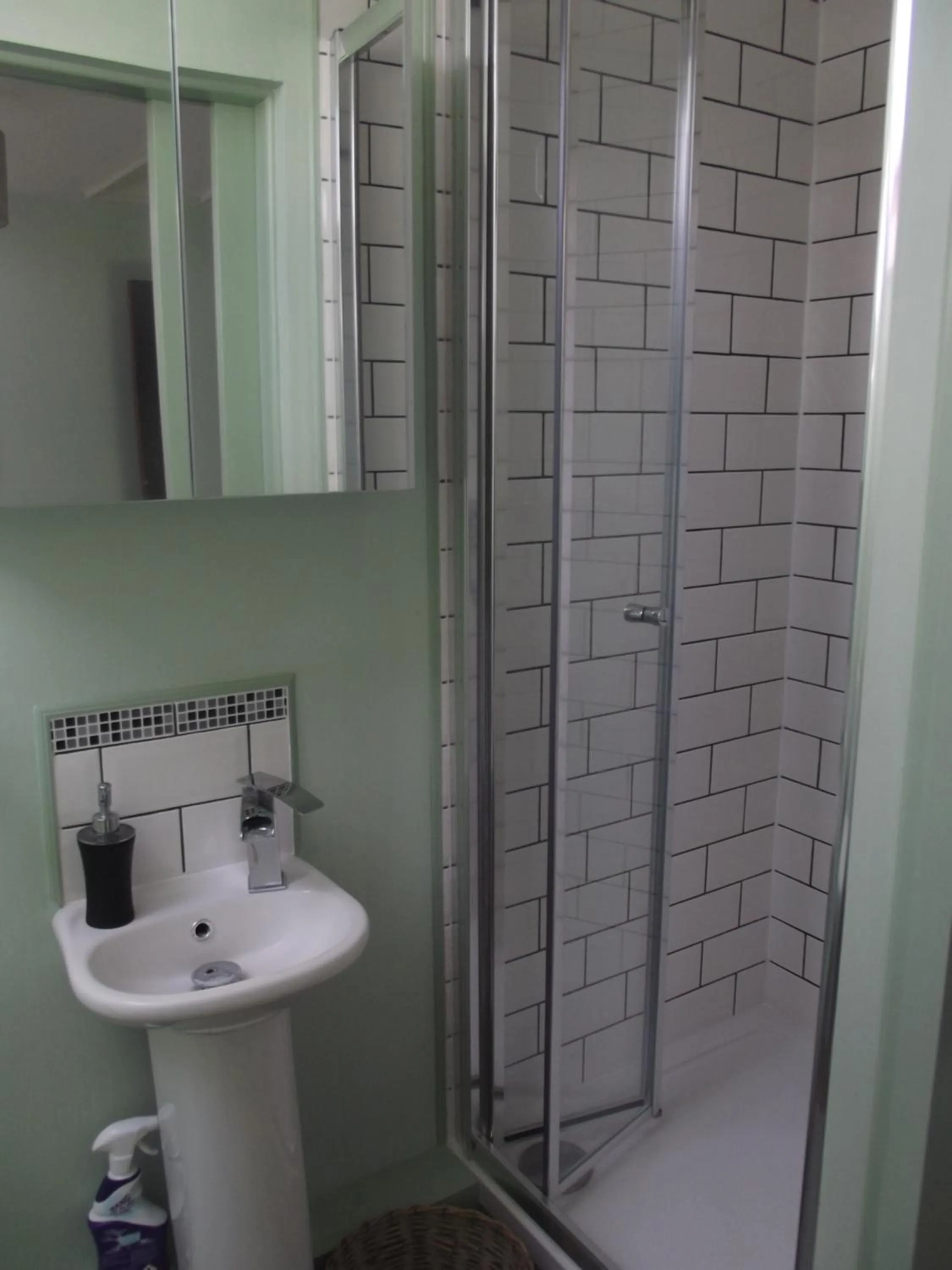 Bathroom in Pleck Barn B&B