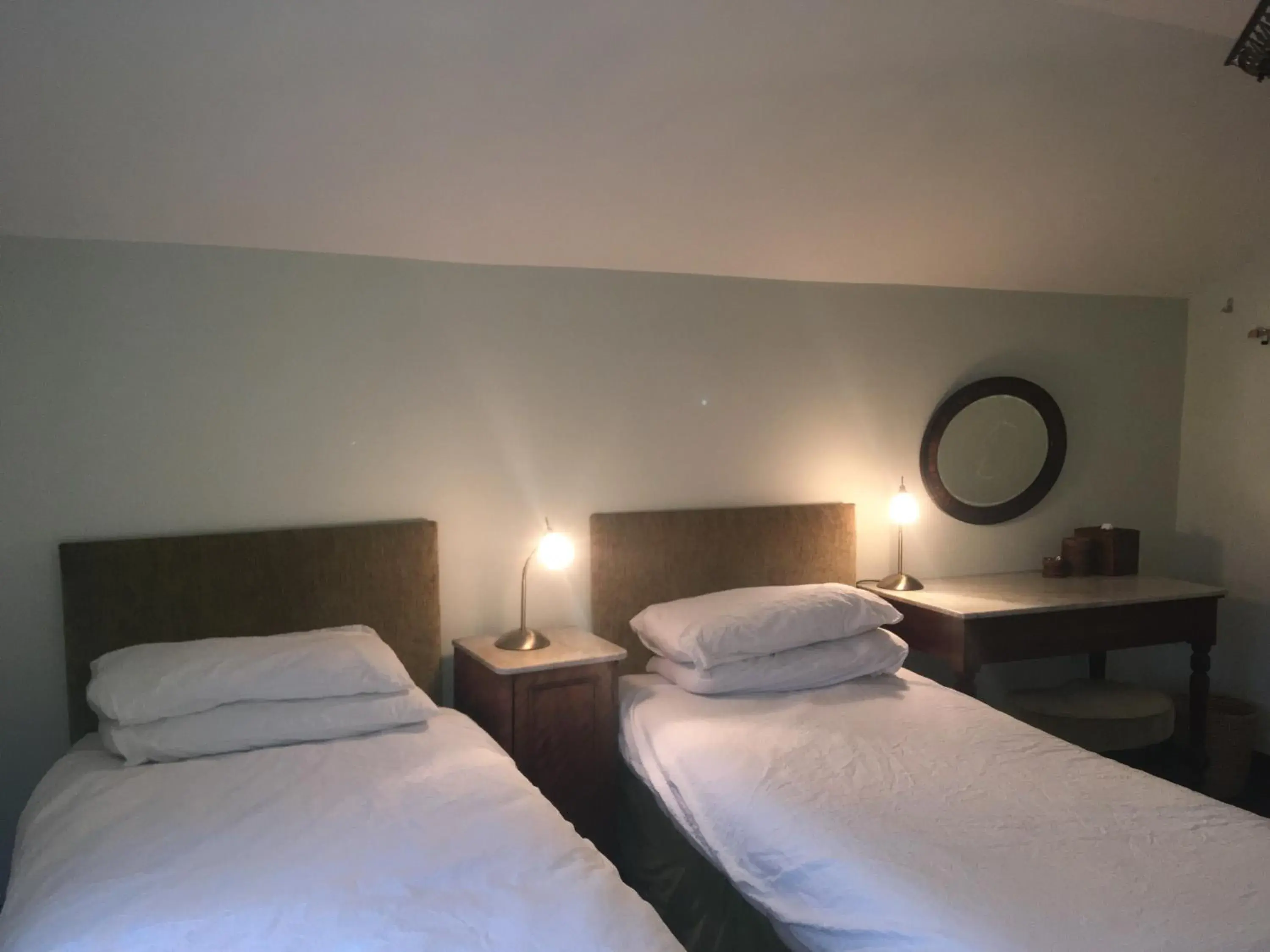 Deluxe Double or Twin Room in Pleck Barn B&B Deluxe Double or Twin Room in Pleck Barn B&B
